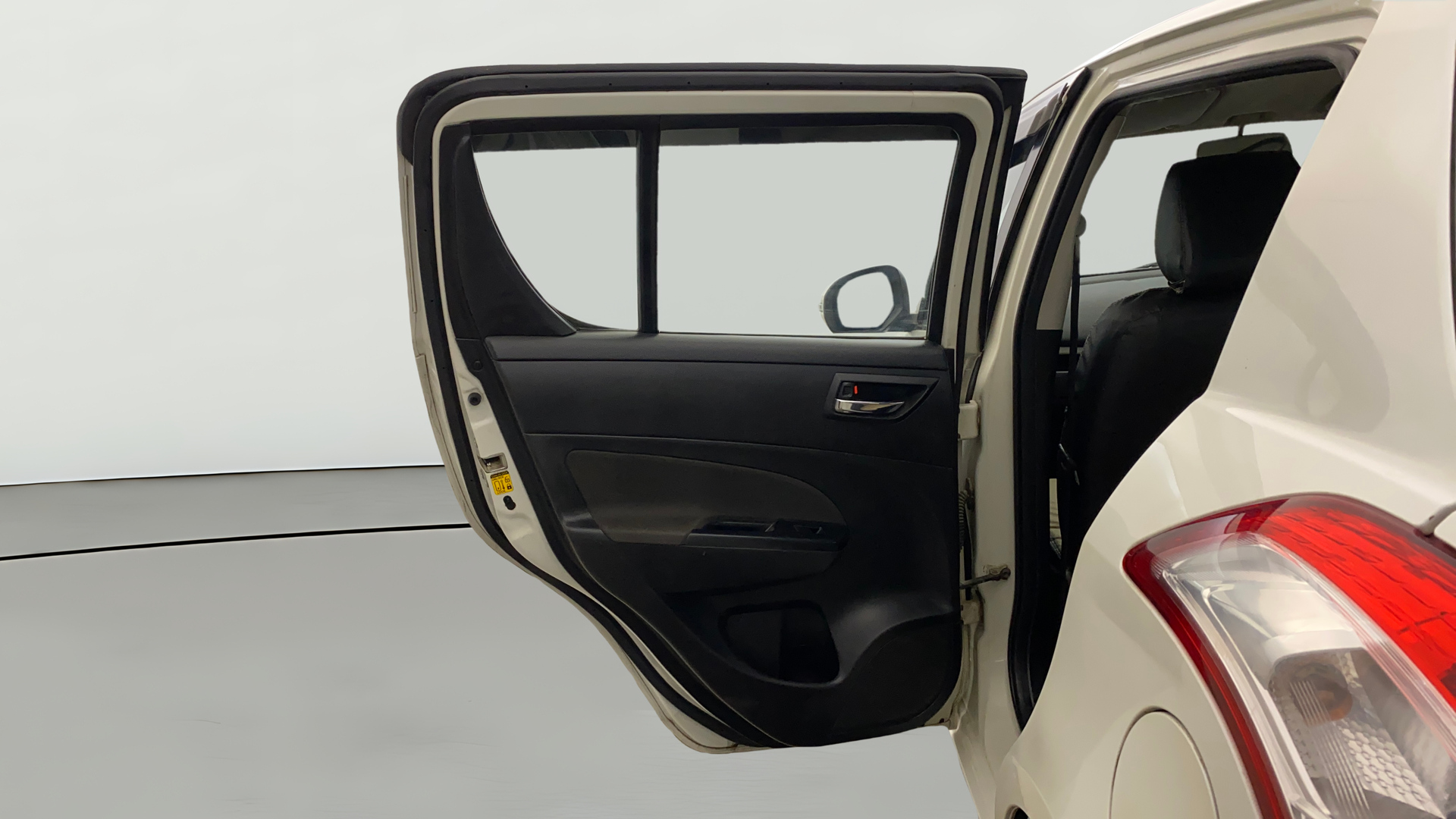 2013 Maruti Swift VXI, Petrol, Manual, 51,880 km, LHS Front Door
