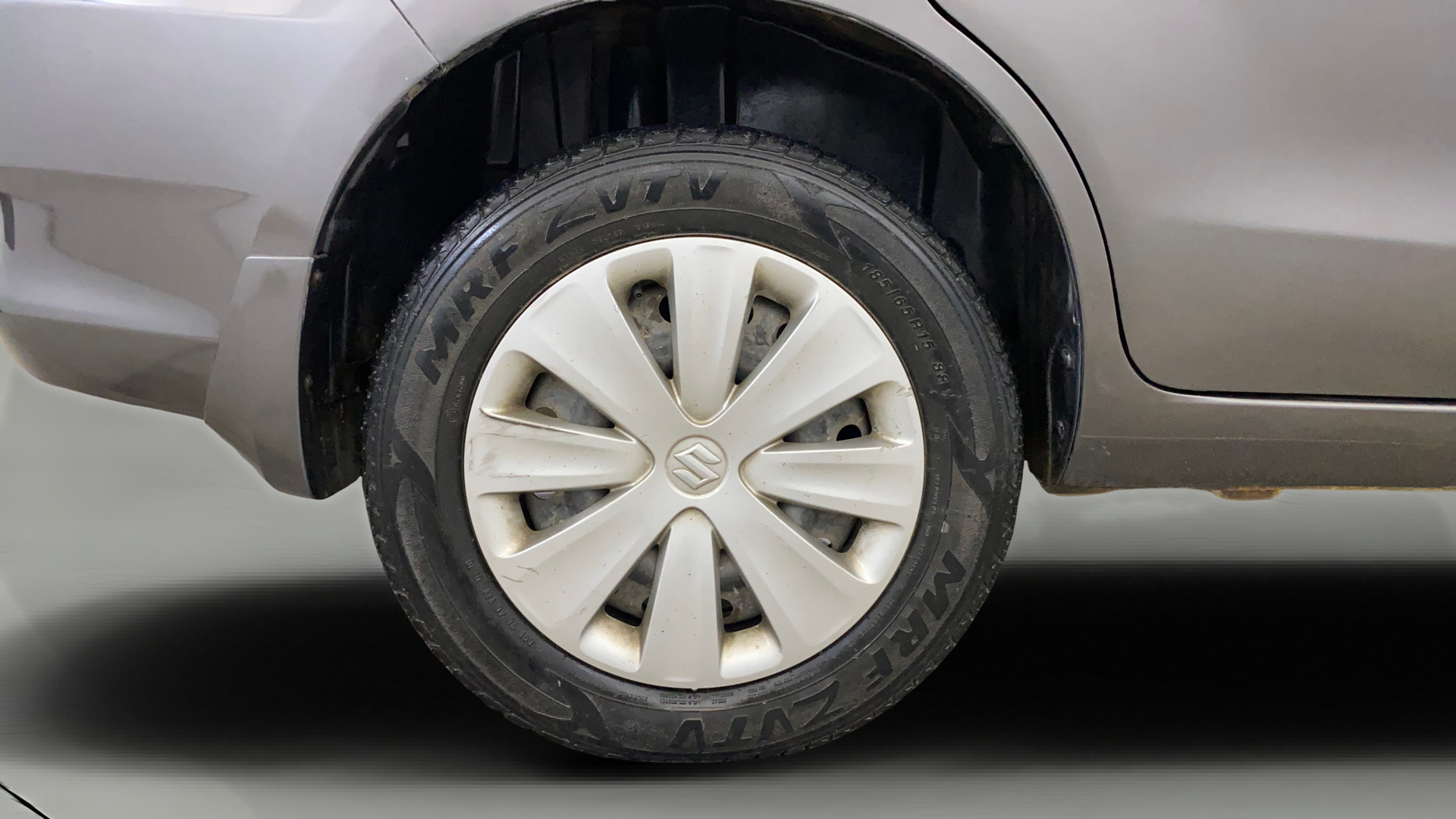 2016 Maruti Ertiga VXI, CNG, Manual, 55,657 km, Right Rear Wheel