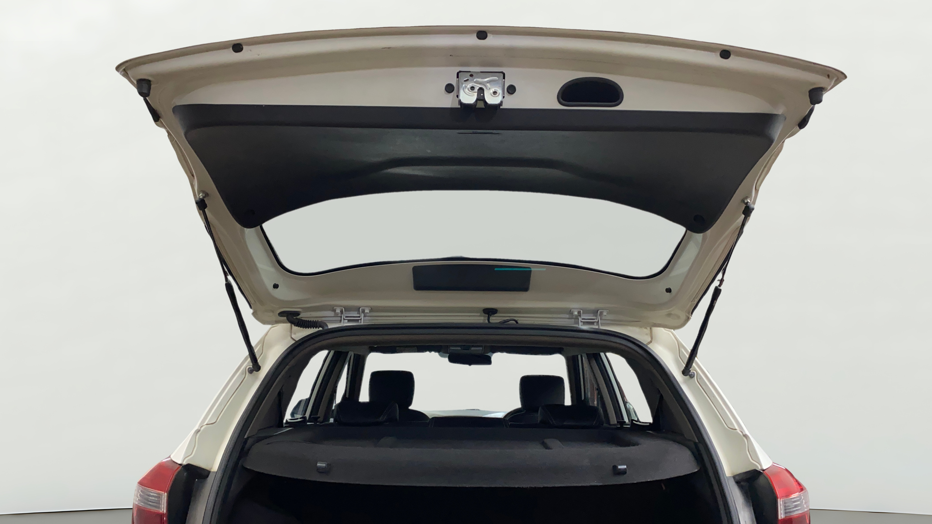 2015 Hyundai Creta SX PLUS 1.6 PETROL, Petrol, Manual, 62,487 km, Boot Door Open