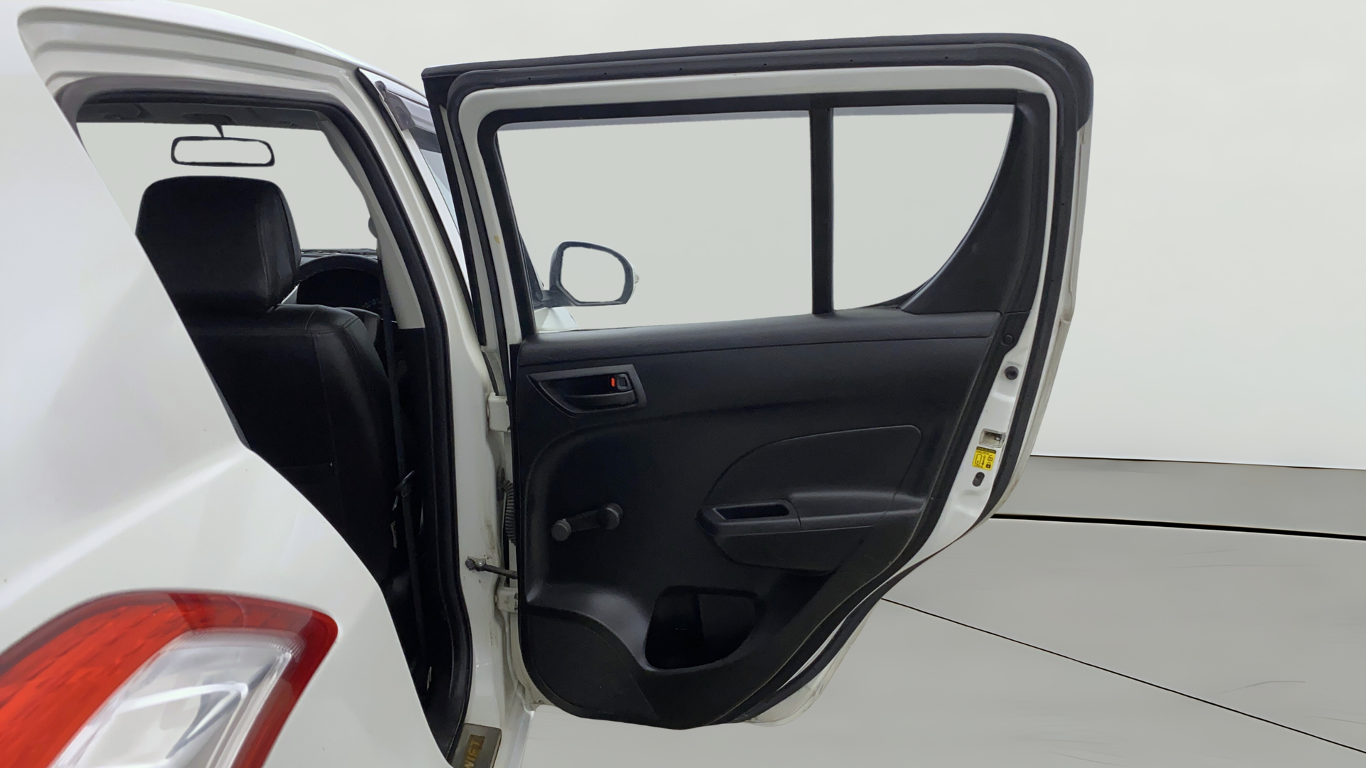 2015 Maruti Swift LXI (O), Petrol, Manual, 38,356 km, RHS Rear Door