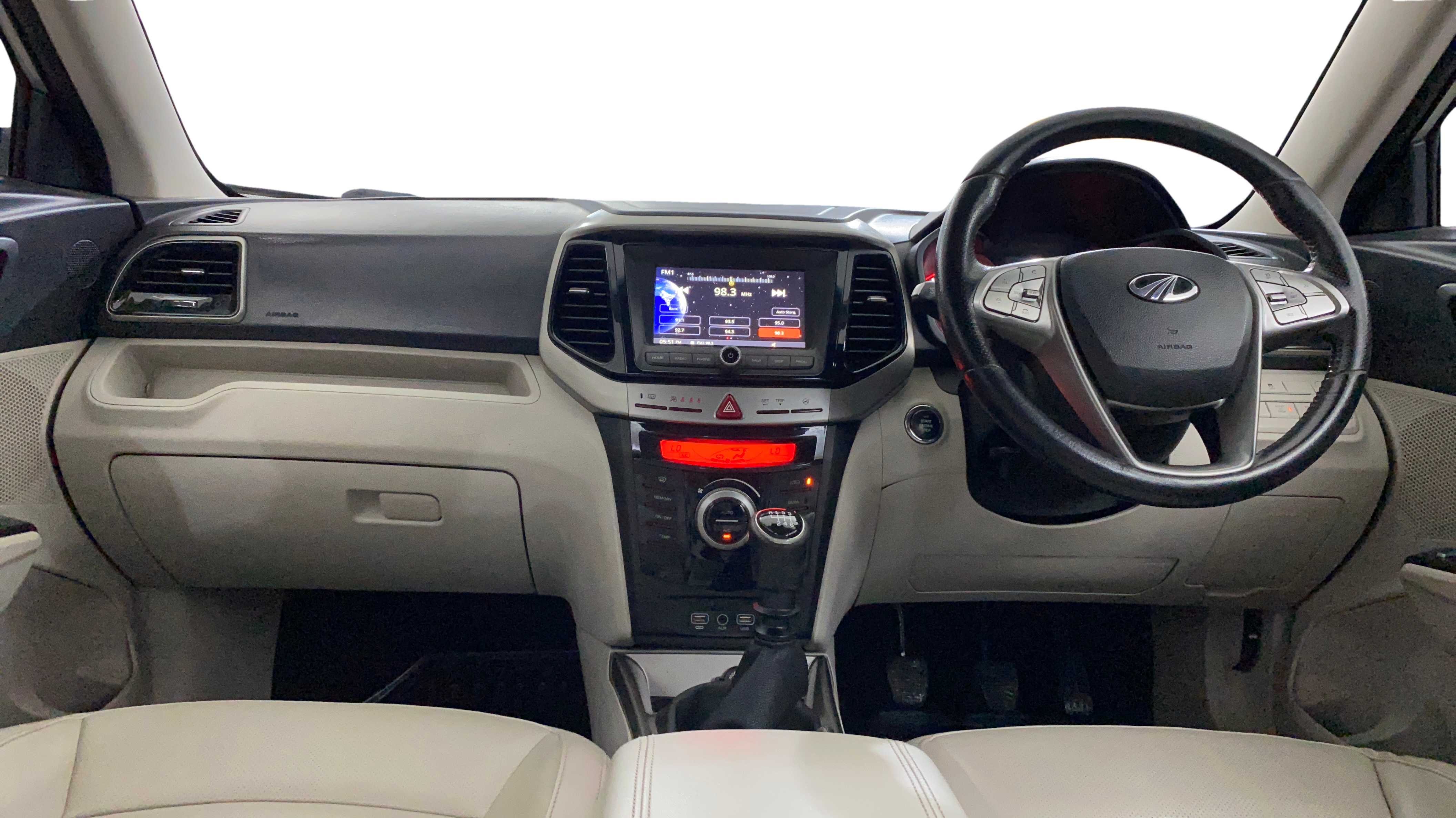 2019 Mahindra XUV300 W8 (O) 1.2 PETROL, Petrol, Manual, 62,025 km, Dashboard
