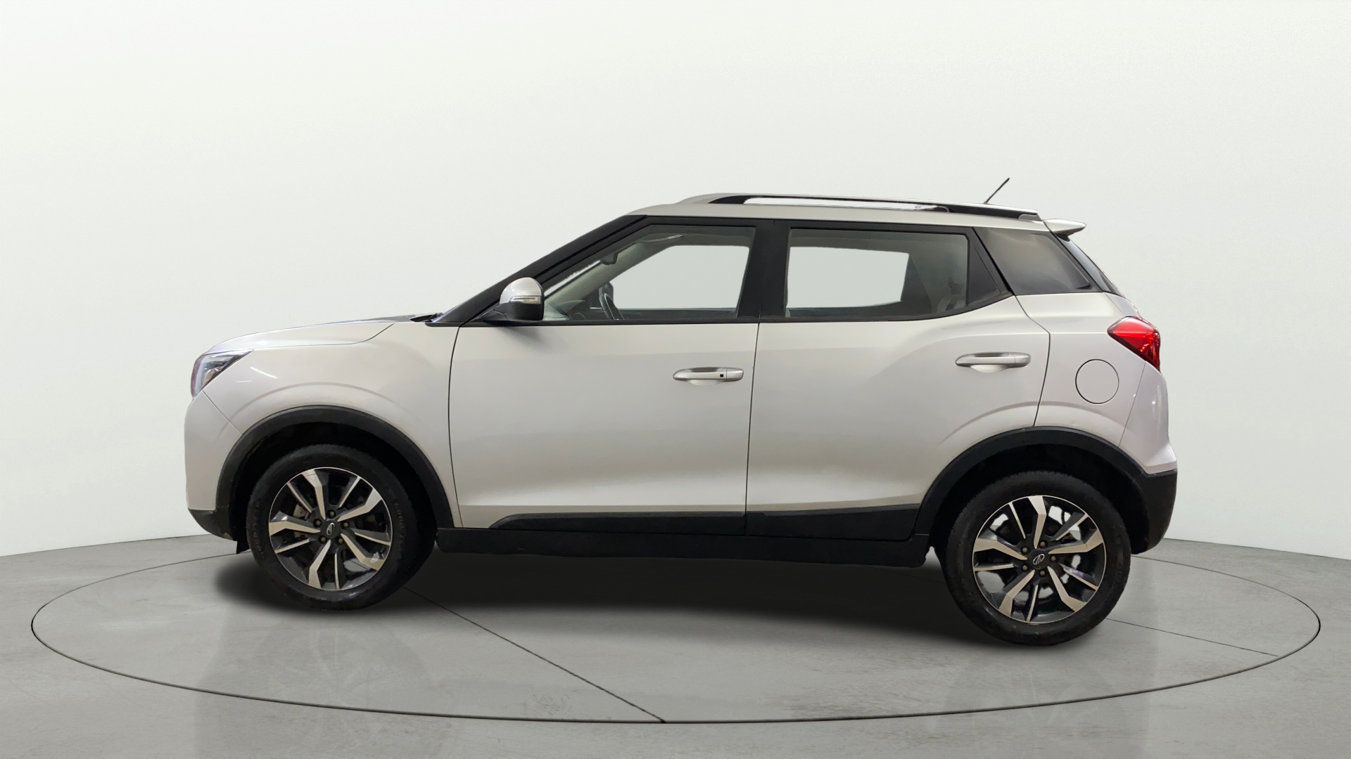 2019 Mahindra XUV300 W8 (O) 1.2 PETROL, Petrol, Manual, 62,025 km, Left Side