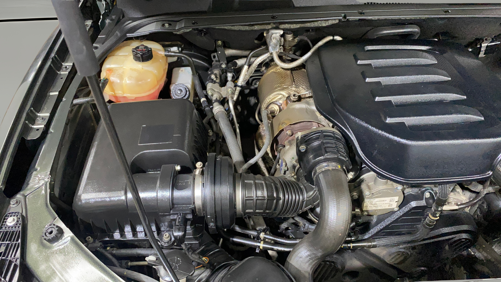 2023 Mahindra SCORPIO-N Z6 DIESEL MT 2WD 7 STR, Diesel, Manual, 33,077 km, Engine View - Left