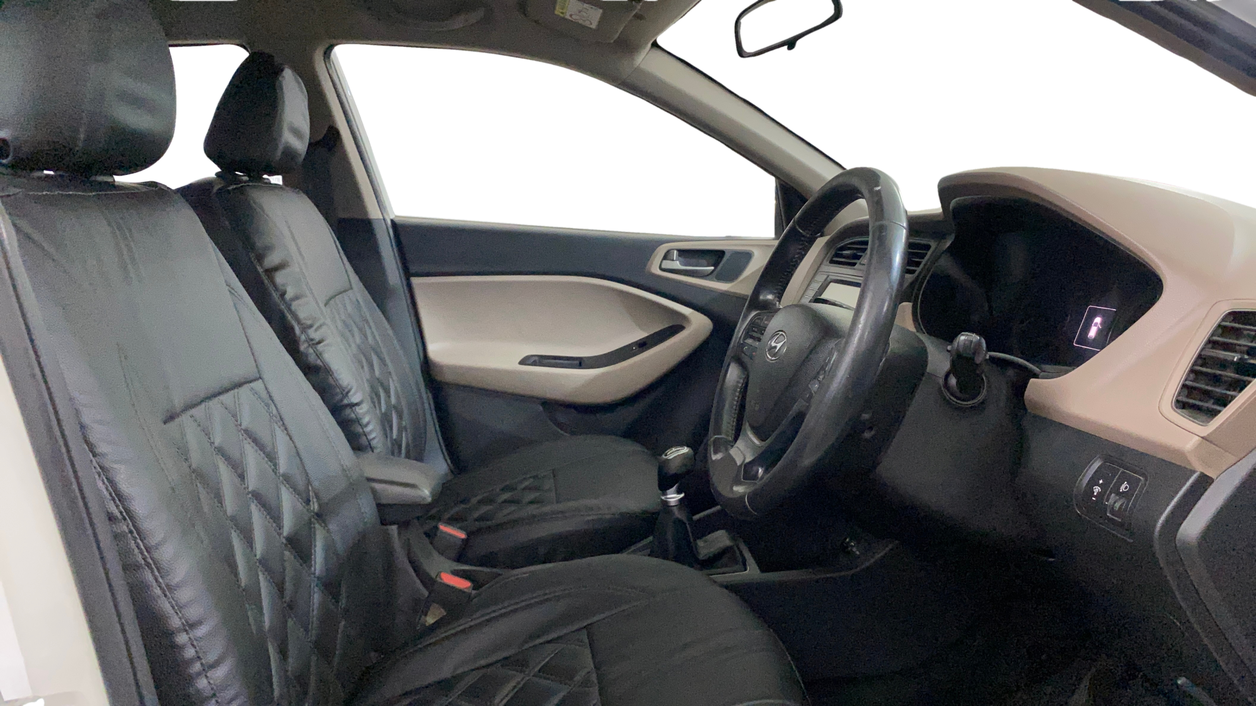 2016 Hyundai Elite i20 ASTA 1.2 (O), Petrol, Manual, 61,198 km, Right Side Front Door Cabin