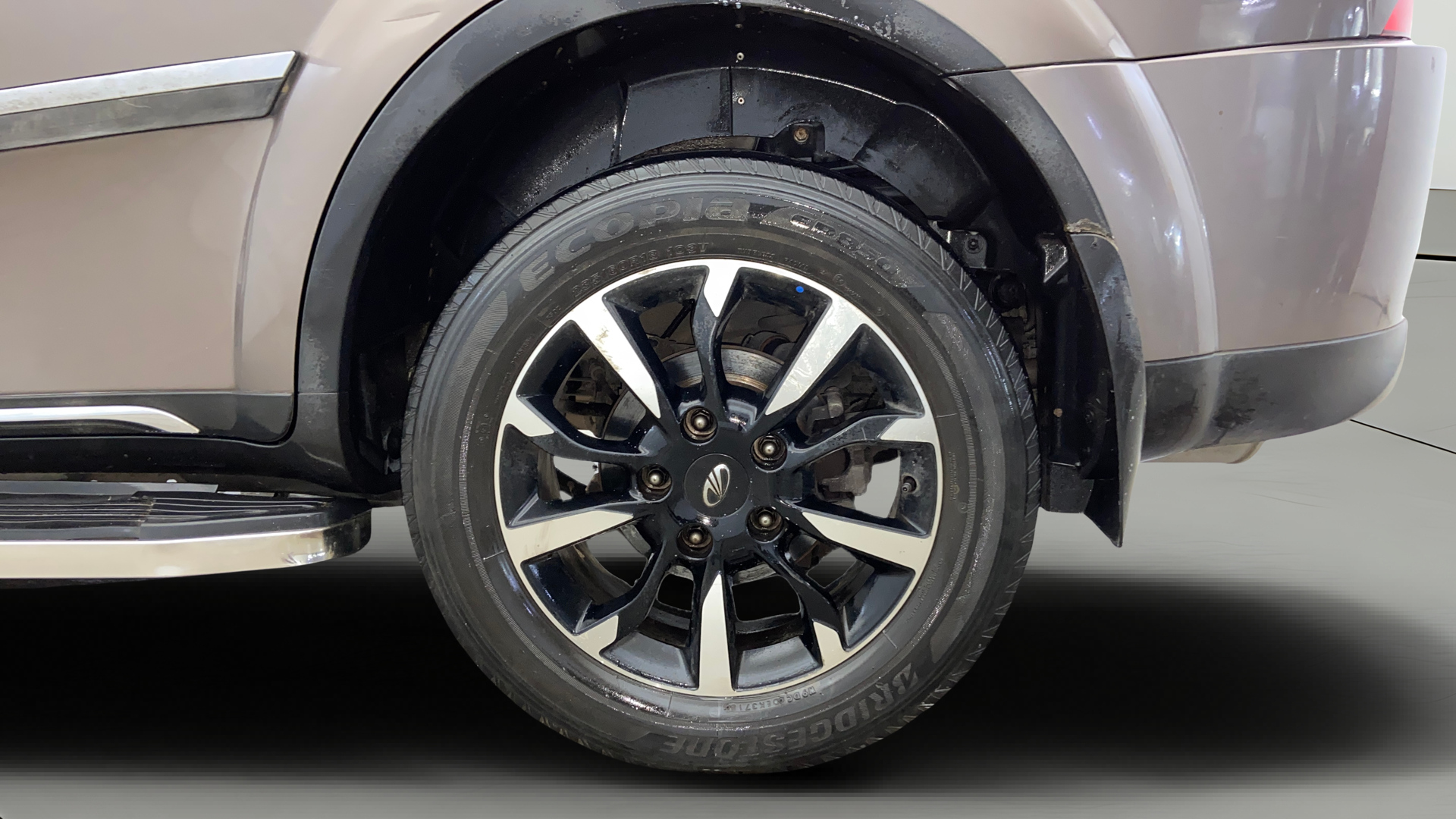 2019 Mahindra XUV500 W11 AT, Diesel, Automatic, 52,522 km, Left Rear Wheel