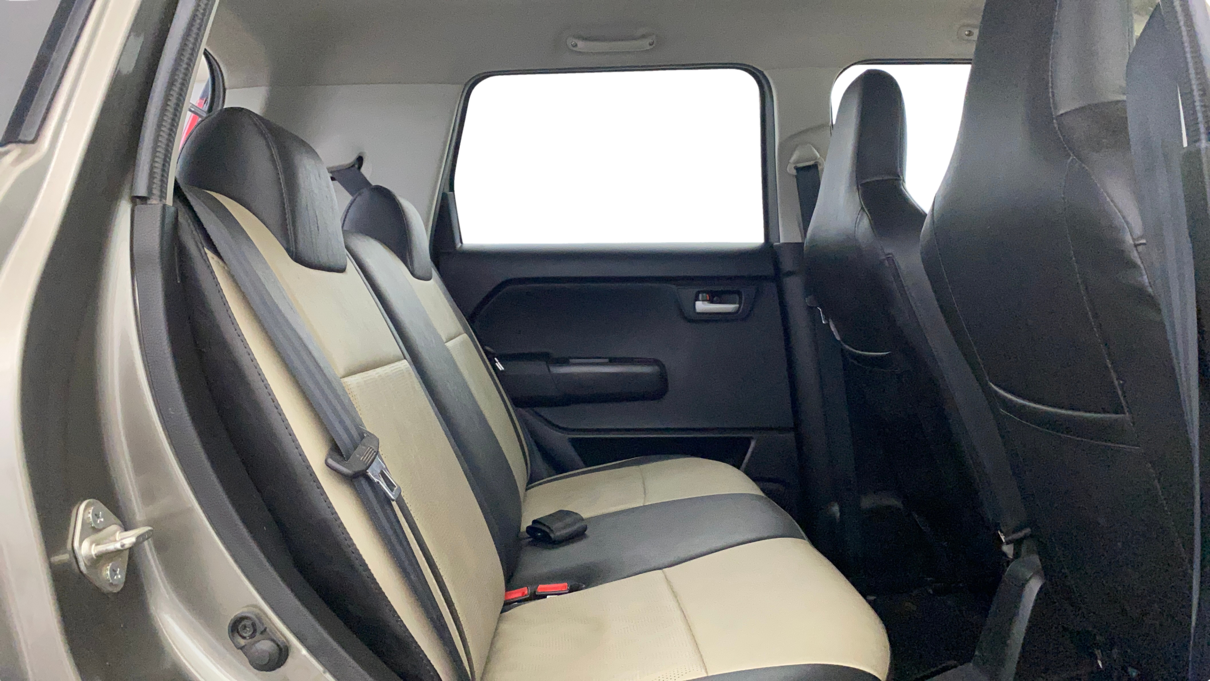 2021 Maruti New Wagon-R VXI 1.0, Petrol, Manual, 15,949 km, Right Side Rear Door Cabin