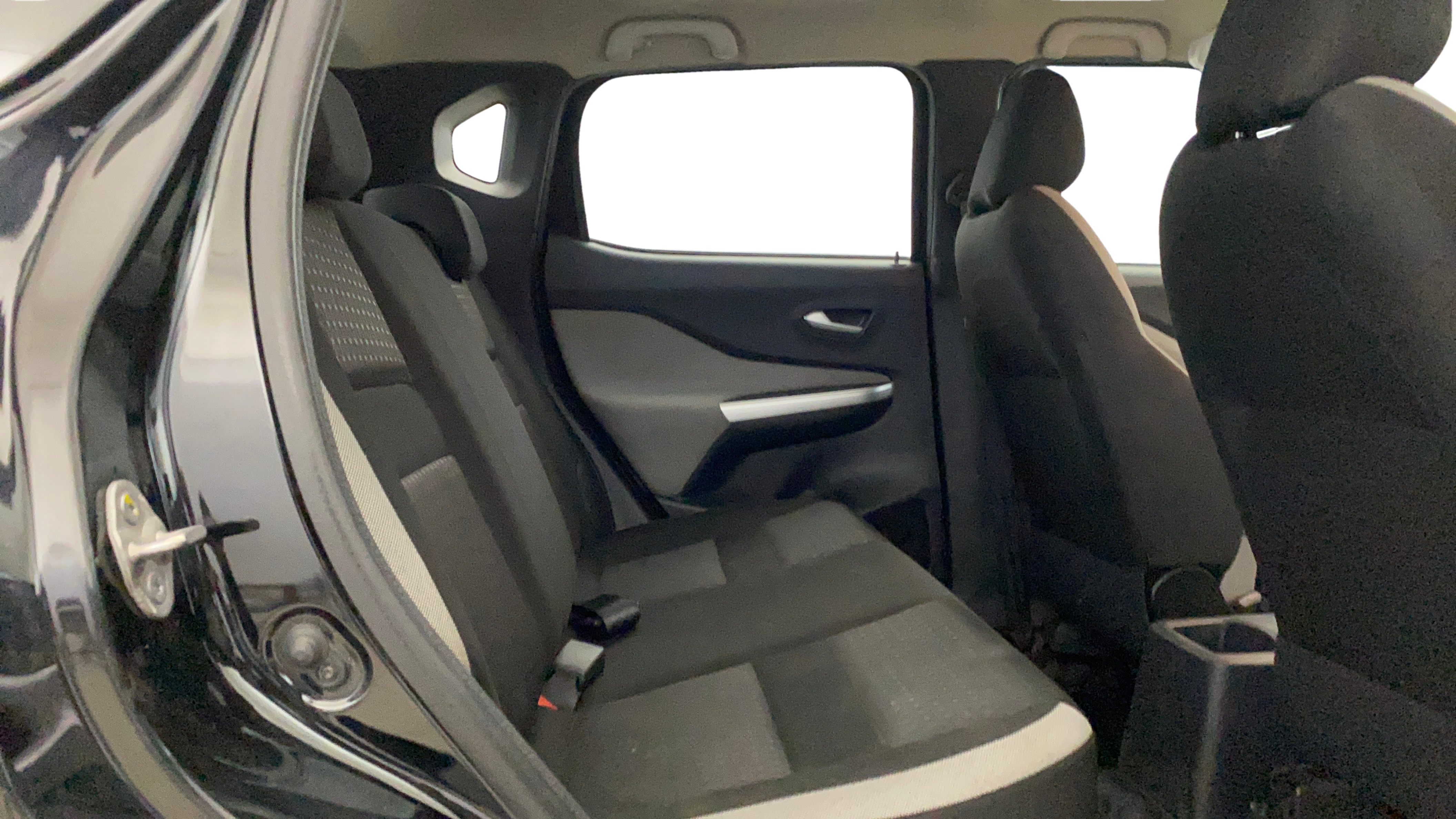 2023 Nissan MAGNITE XL, Petrol, Manual, 38,237 km, Right Side Rear Door Cabin