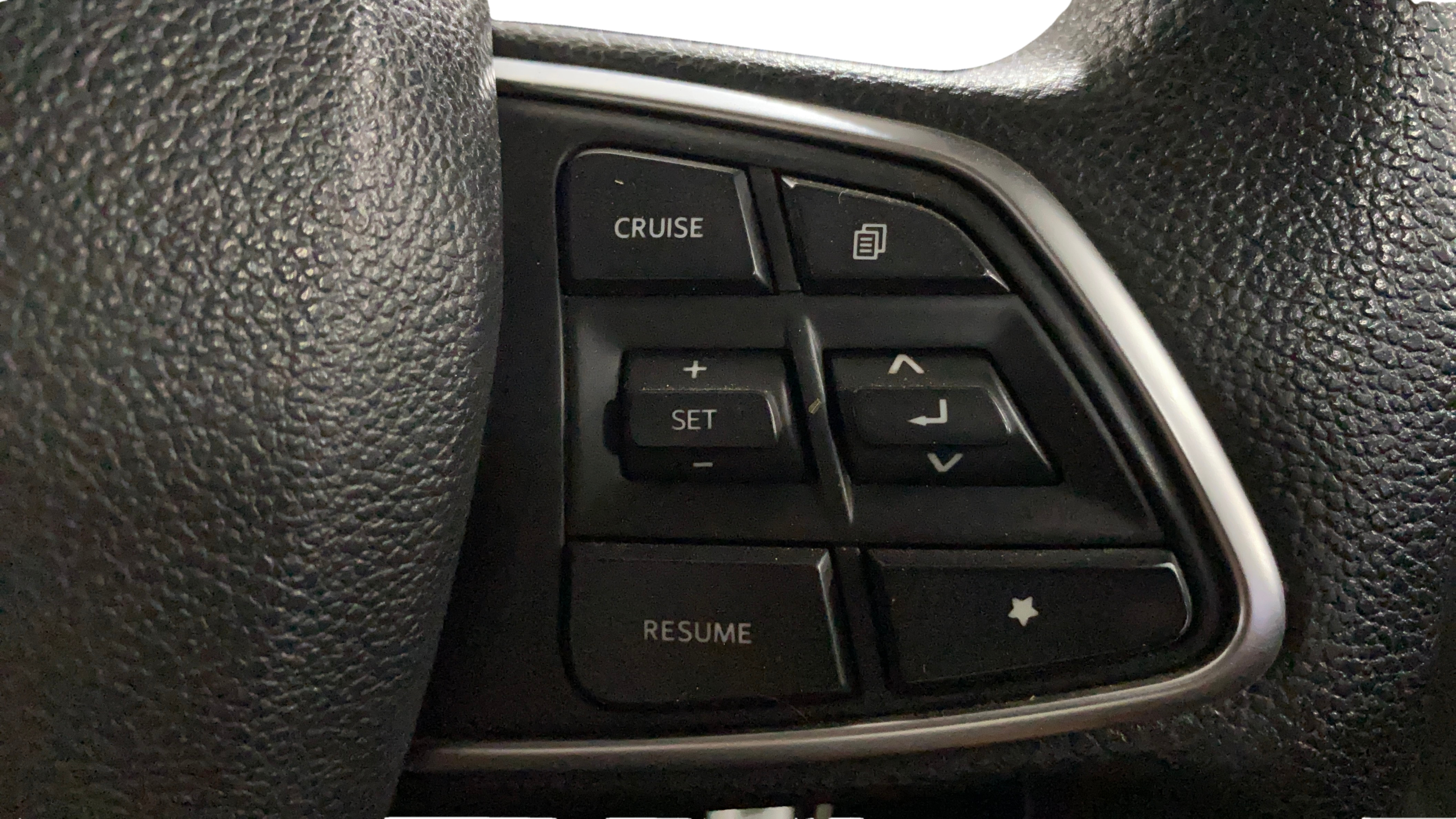 2023 Mahindra SCORPIO-N Z6 DIESEL MT 2WD 7 STR, Diesel, Manual, 33,077 km, Adaptive Cruise Control