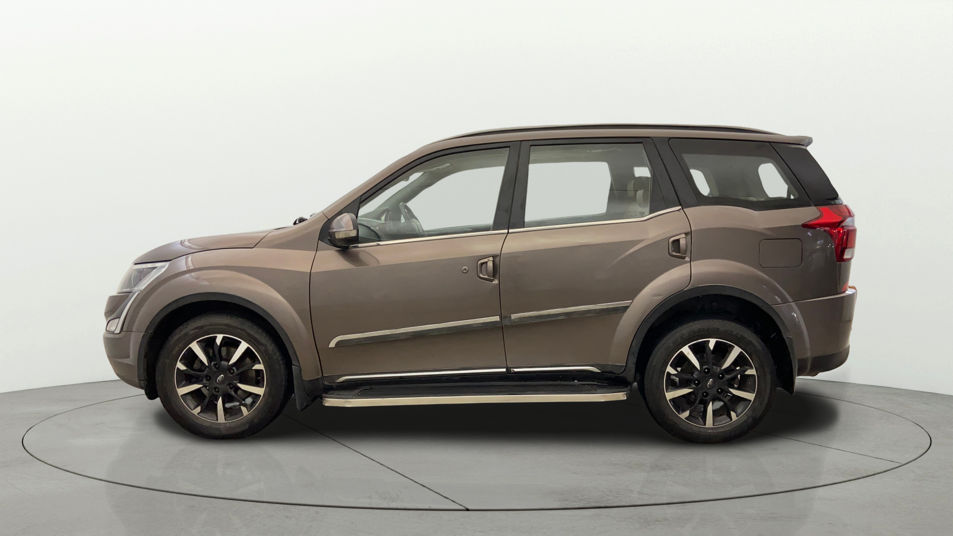 2019 Mahindra XUV500 W11 AT, Diesel, Automatic, 52,522 km, Left Side