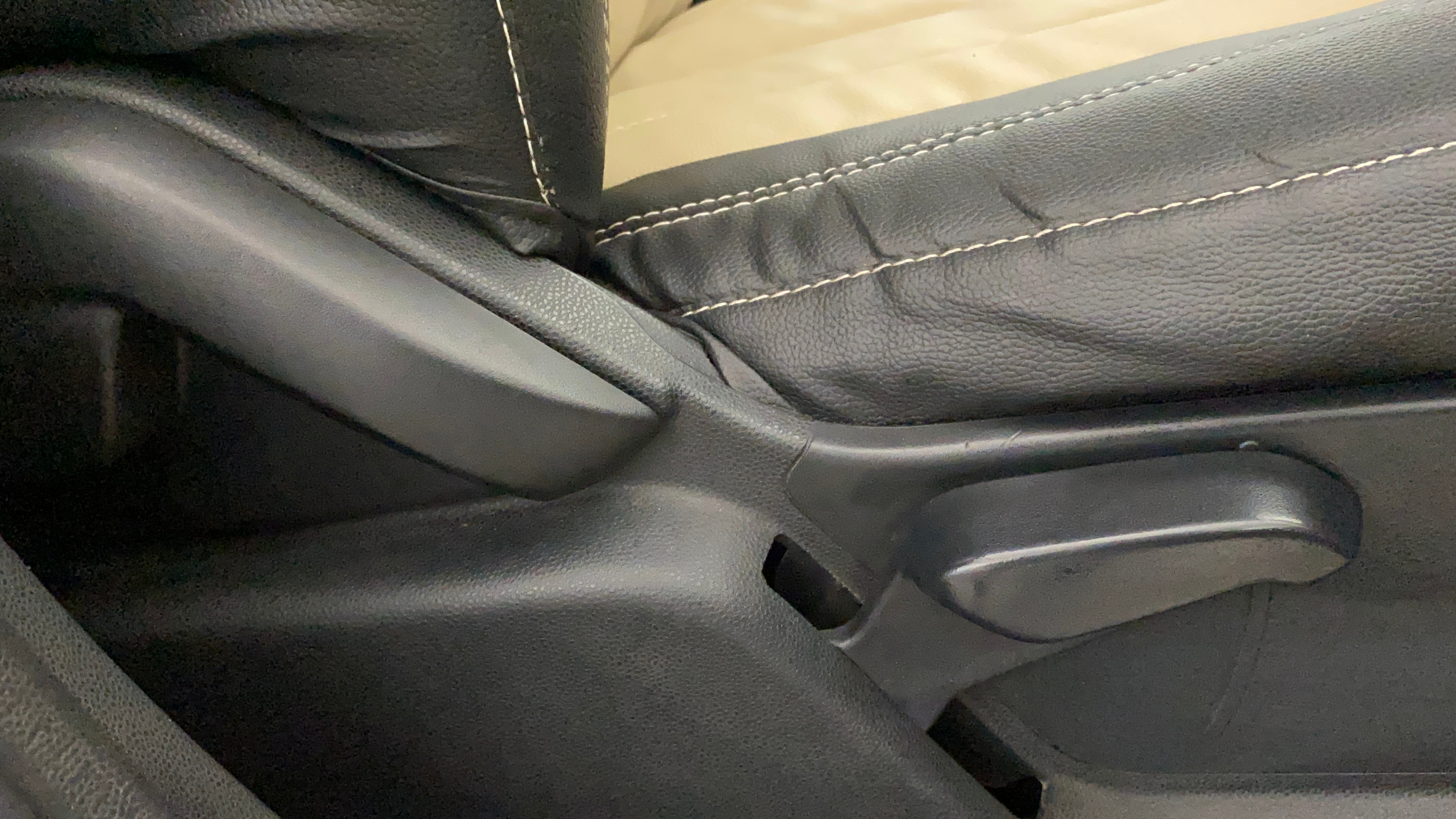 2018 Ford Ecosport TREND + 1.5L PETROL AT, Petrol, Automatic, 58,369 km, Driver Side Adjustment Panel