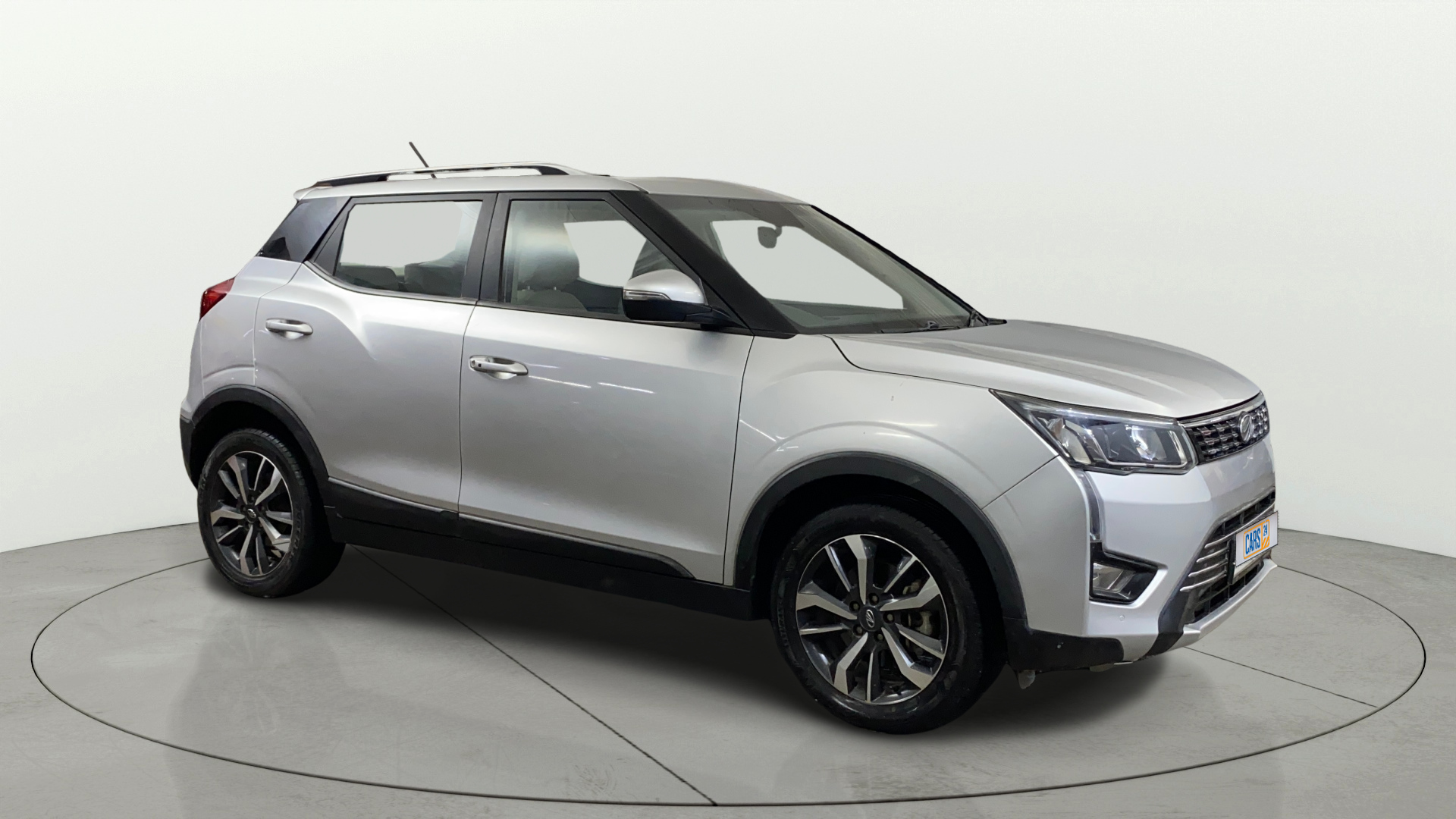 2019 Mahindra XUV300 W8 (O) 1.2 PETROL, Petrol, Manual, 62,025 km, Right Front Diagonal
