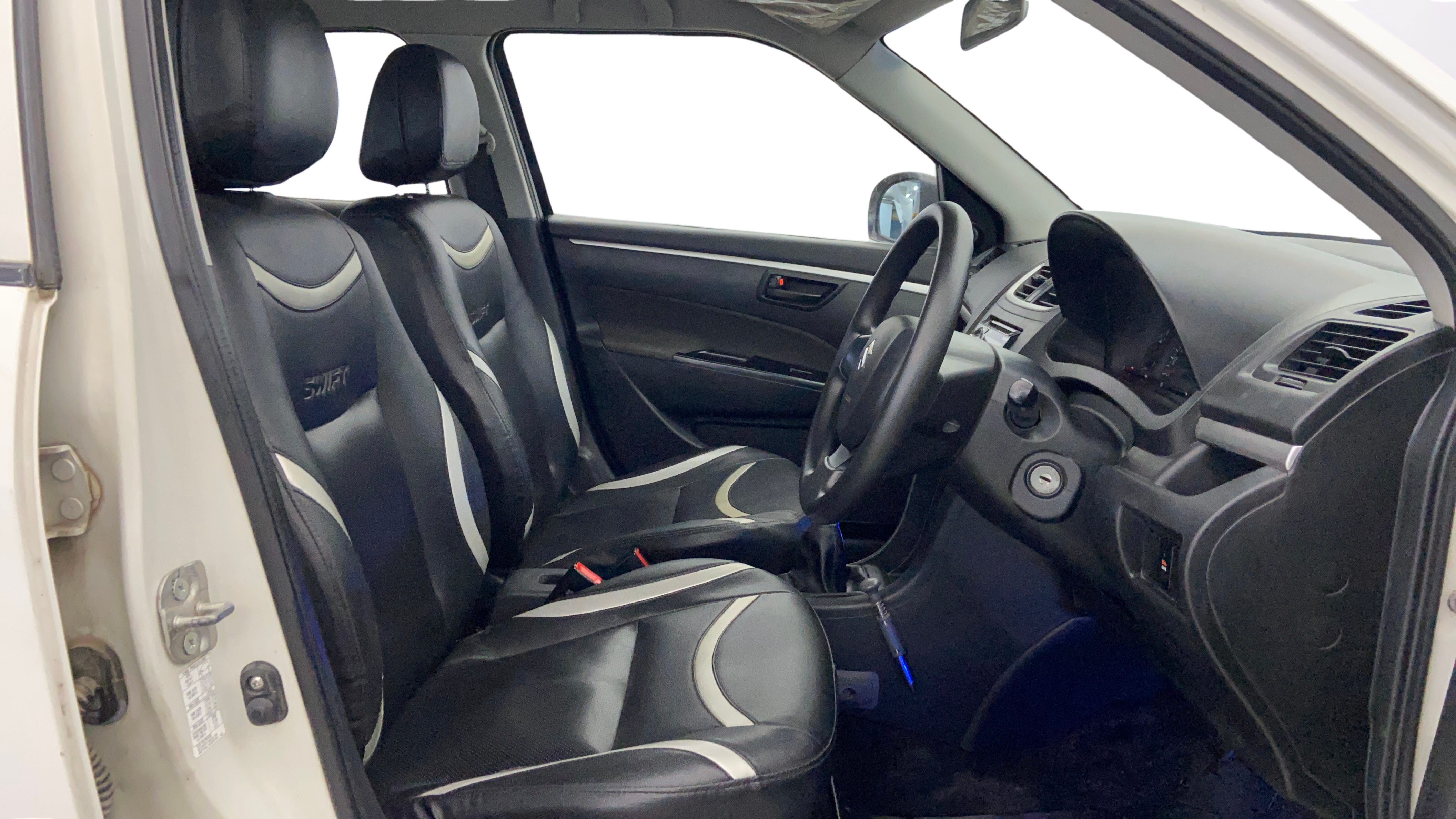 2016 Maruti Swift LXI (O), Petrol, Manual, 54,201 km, Right Side Front Door Cabin
