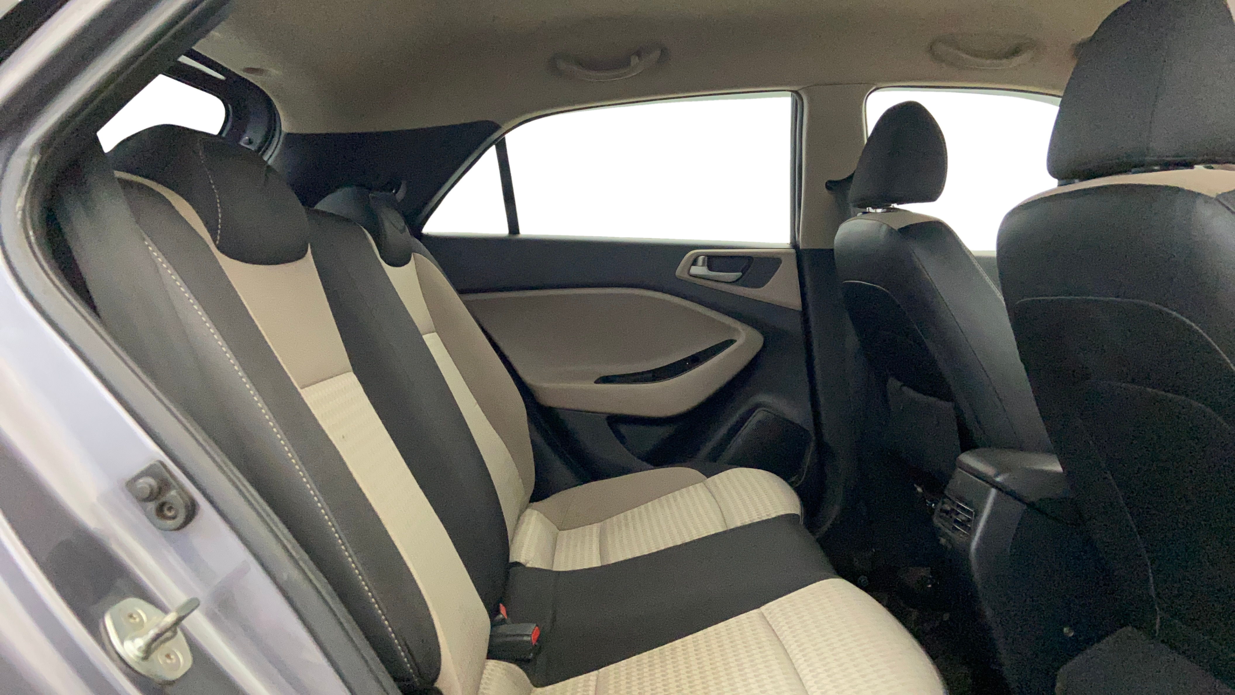2020 Hyundai Elite i20 MAGNA PLUS 1.2, Petrol, Manual, 70,307 km, Right Side Rear Door Cabin