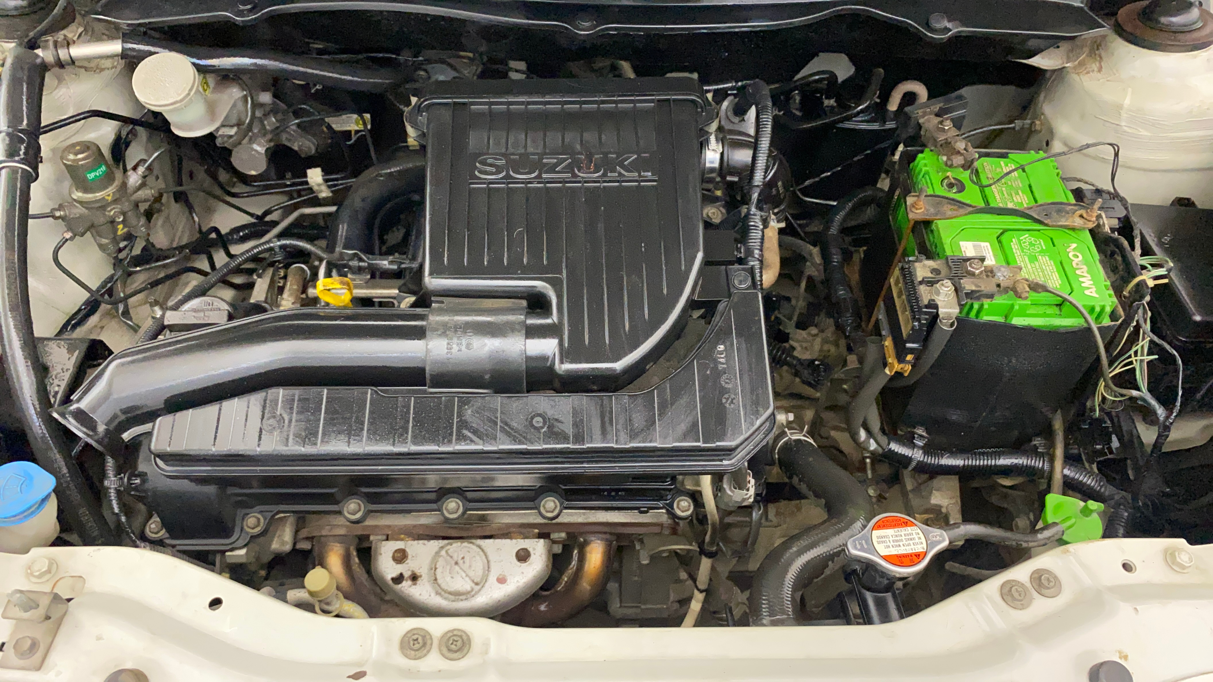 2015 Maruti Swift LXI (O), Petrol, Manual, 38,356 km, Engine View