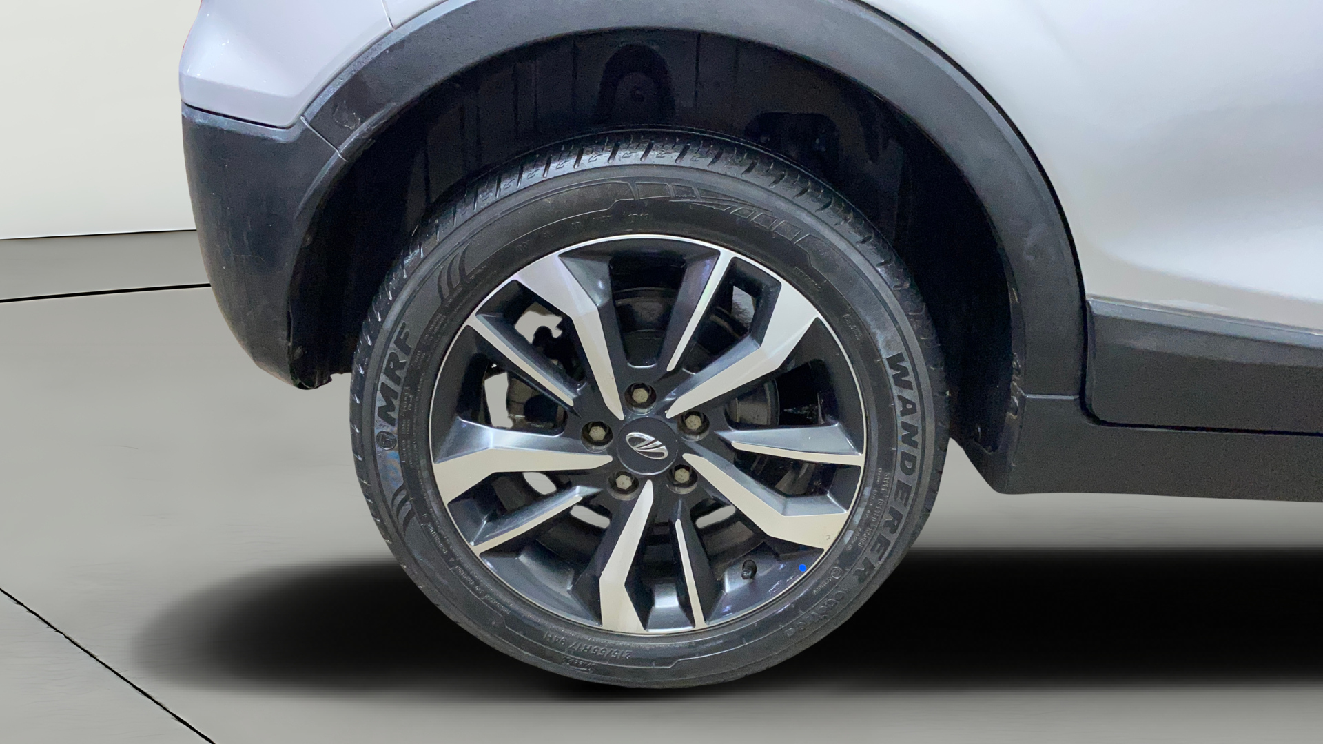 2019 Mahindra XUV300 W8 (O) 1.2 PETROL, Petrol, Manual, 62,025 km, Right Rear Wheel