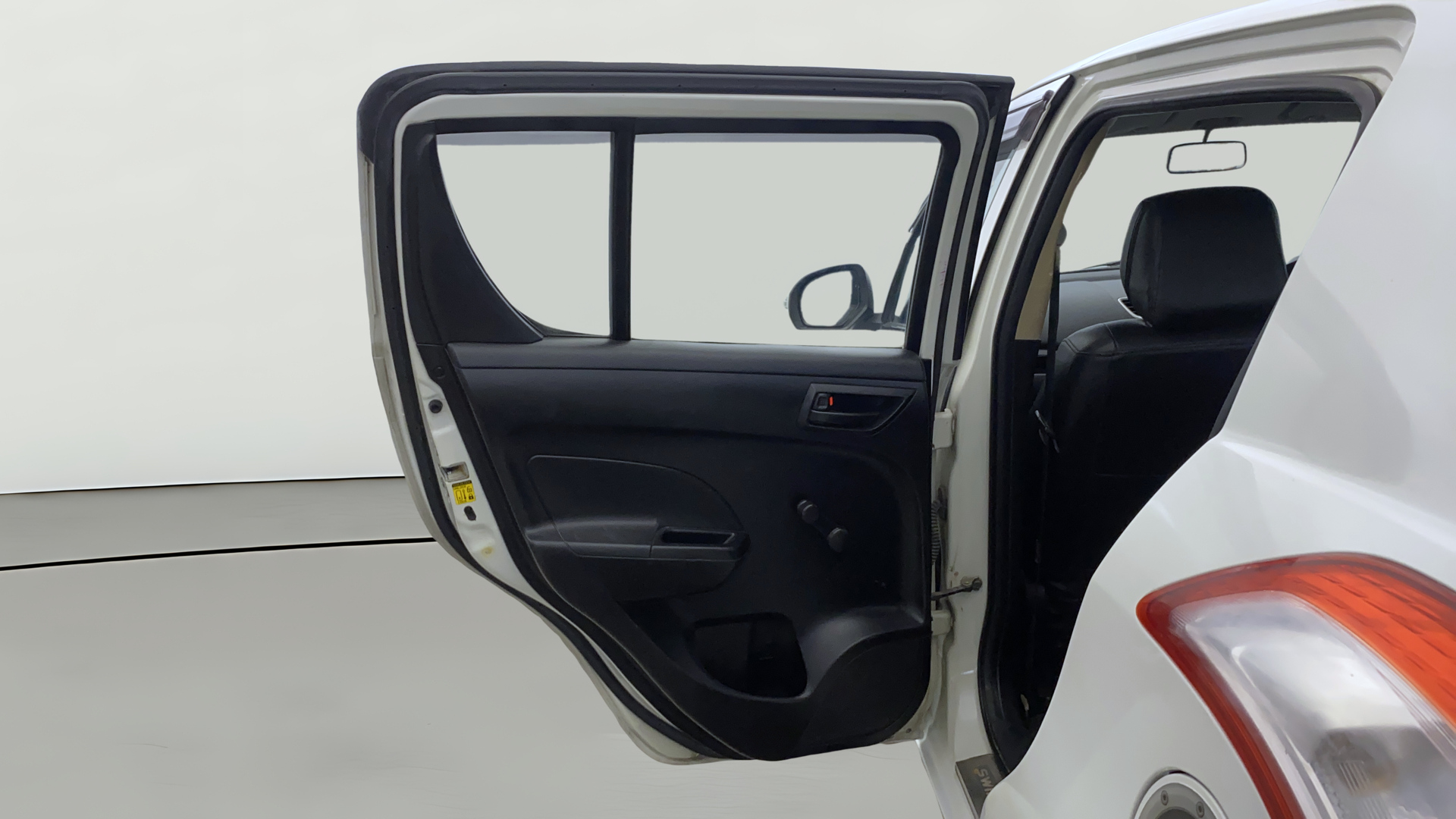 2015 Maruti Swift LXI (O), Petrol, Manual, 38,356 km, LHS Rear Door