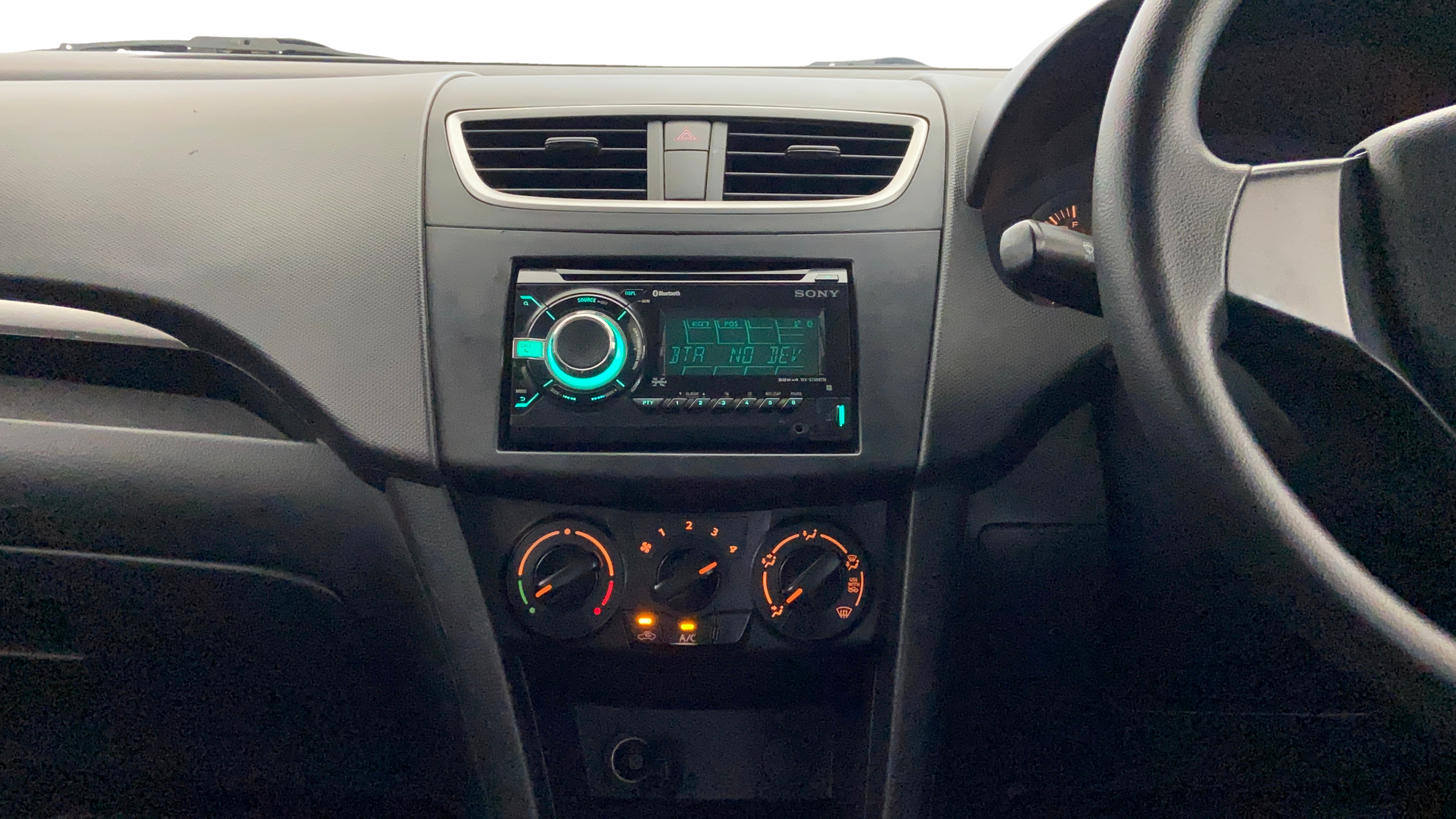 2016 Maruti Swift LXI (O), Petrol, Manual, 54,201 km, Air Conditioner