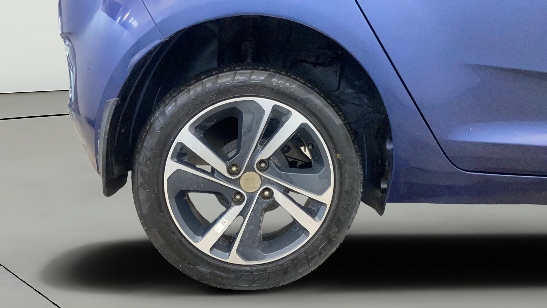 2023 Tata ALTROZ XZA PLUS, Petrol, Automatic, 16,016 km, Right Rear Wheel