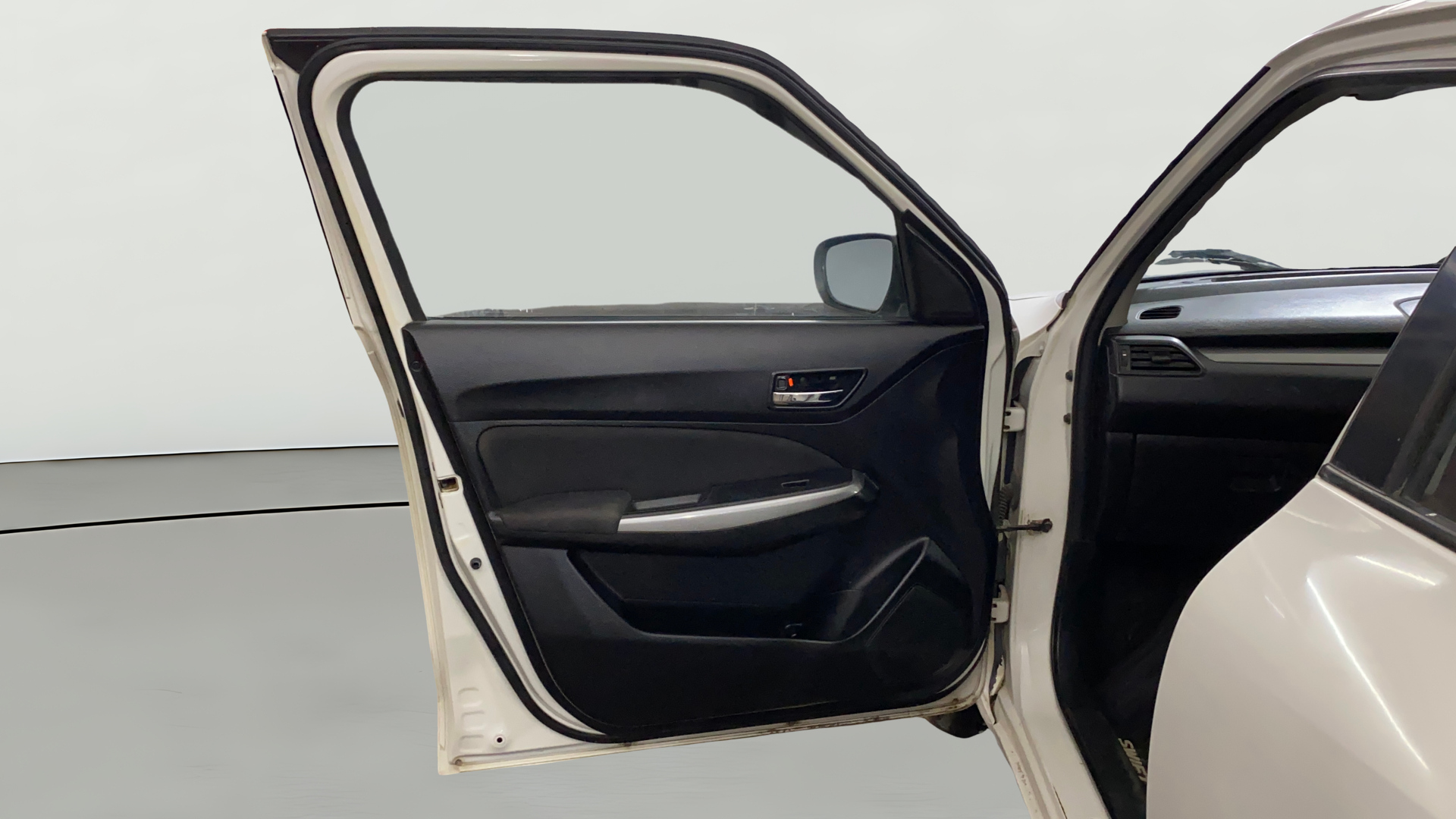 2018 Maruti Swift ZDI AMT, Diesel, Automatic, 1,37,714 km, LHS Front Door