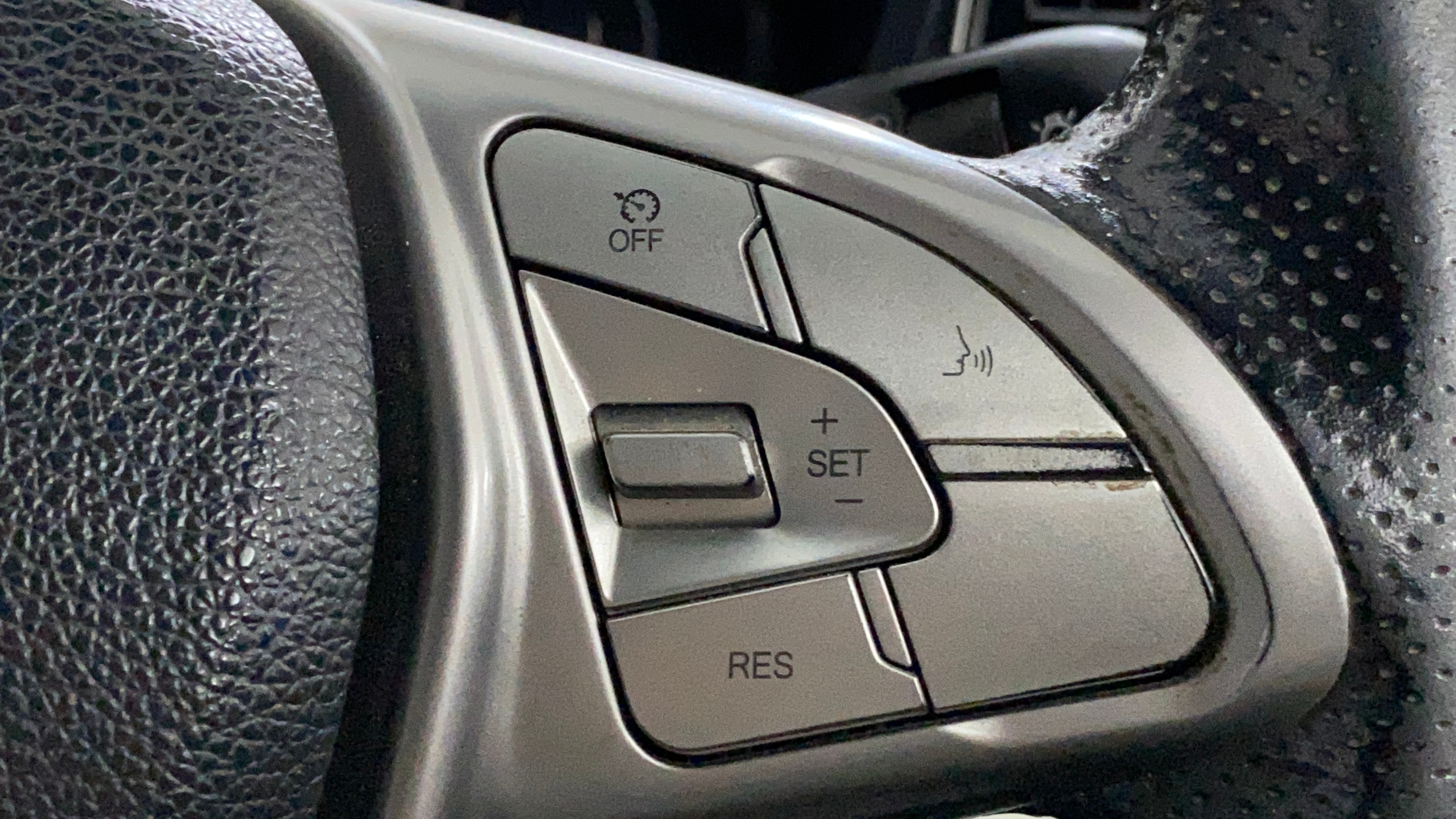 2019 Mahindra XUV300 W8 (O) 1.2 PETROL, Petrol, Manual, 62,025 km, Adaptive Cruise Control