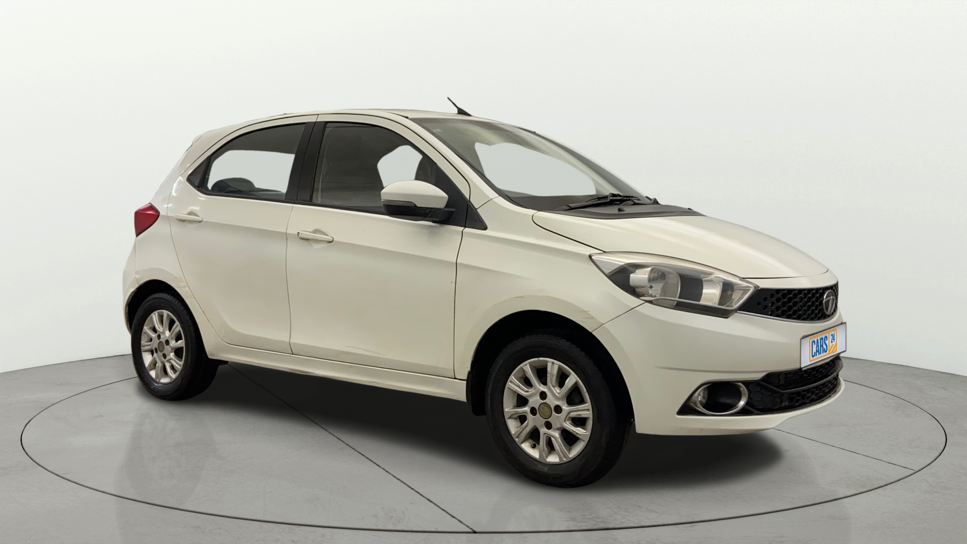 2017 Tata Tiago XZ PETROL, Petrol, Manual, 99,110 km, Right Front Diagonal