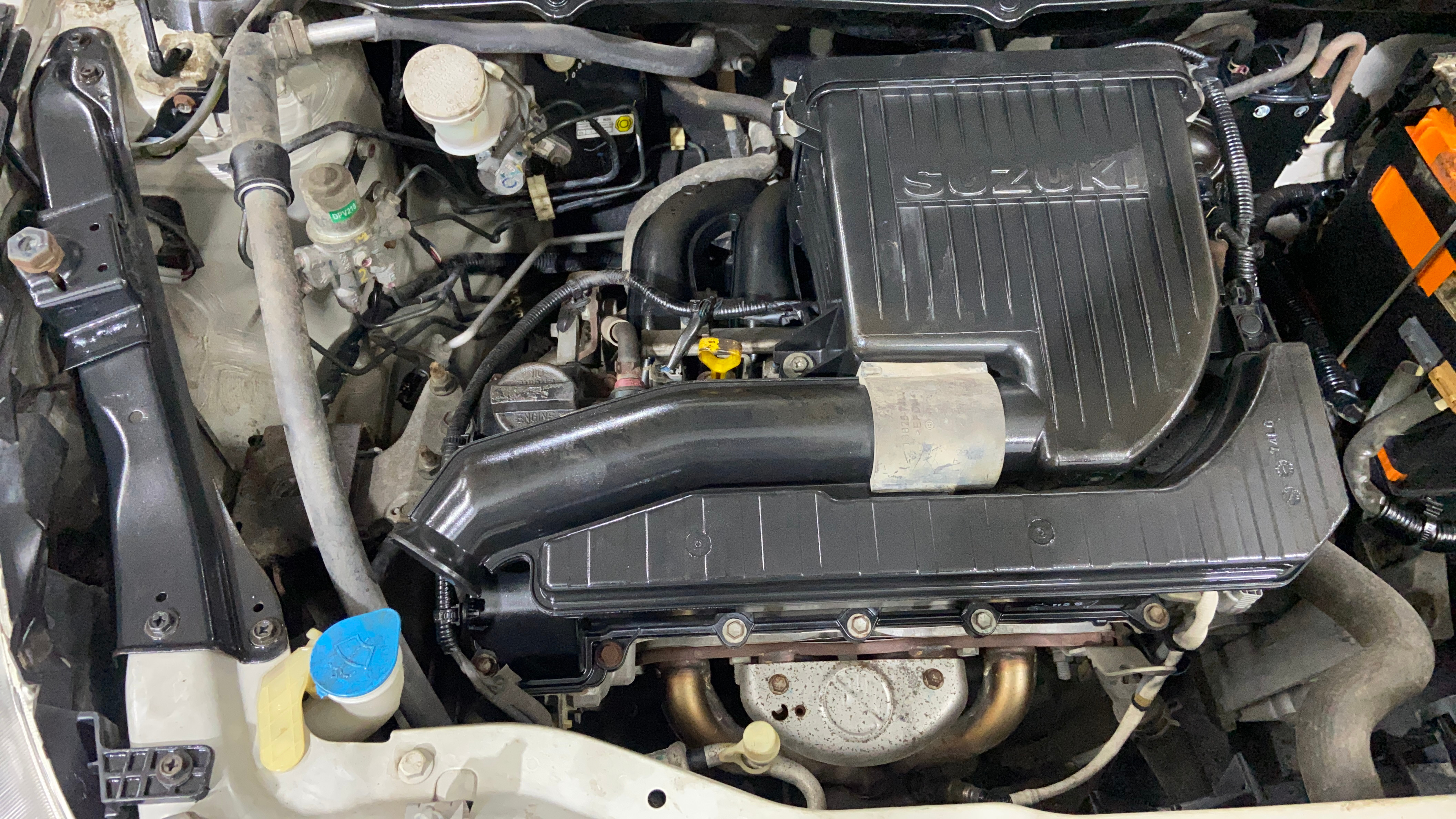 2015 Maruti Swift VXI, Petrol, Manual, 32,808 km, Engine View - Right