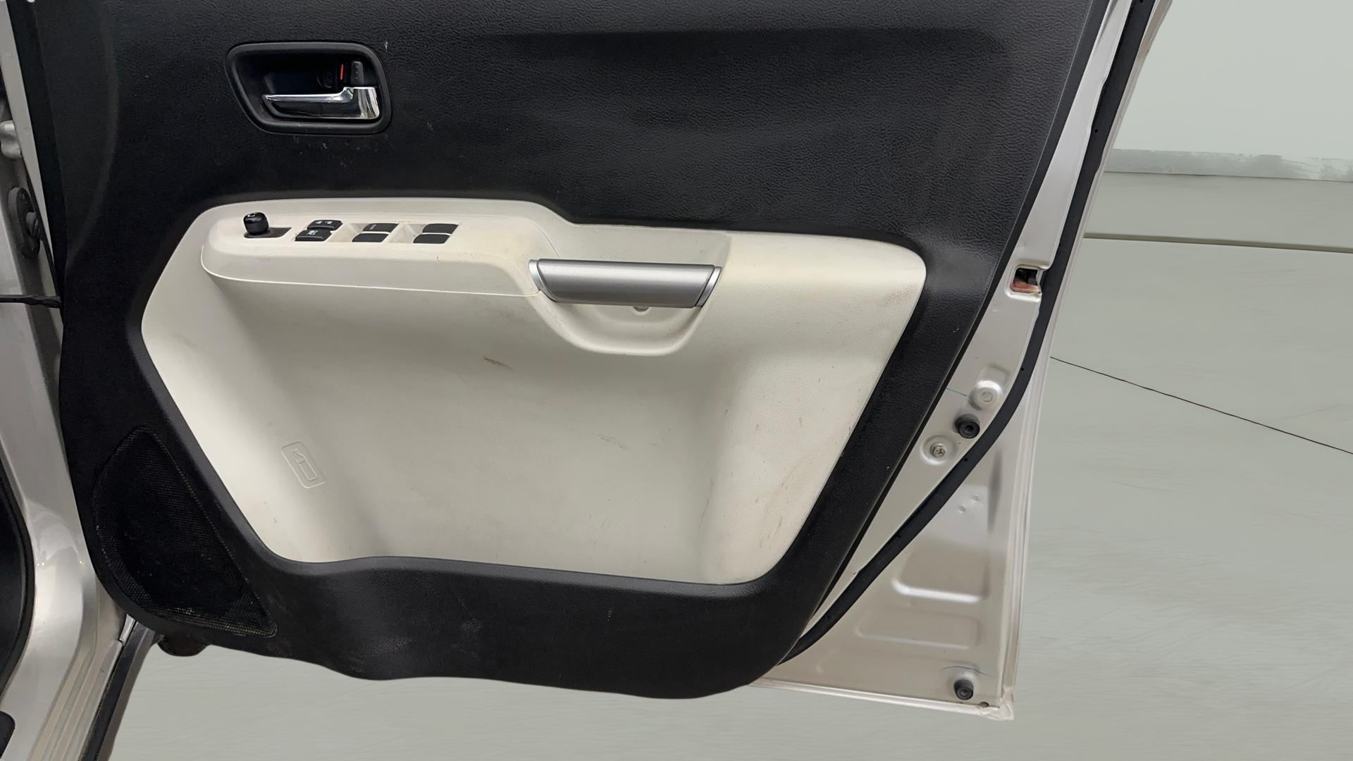 2022 Maruti IGNIS DELTA 1.2, Petrol, Manual, 32,289 km, Driver Side Door Panels Control