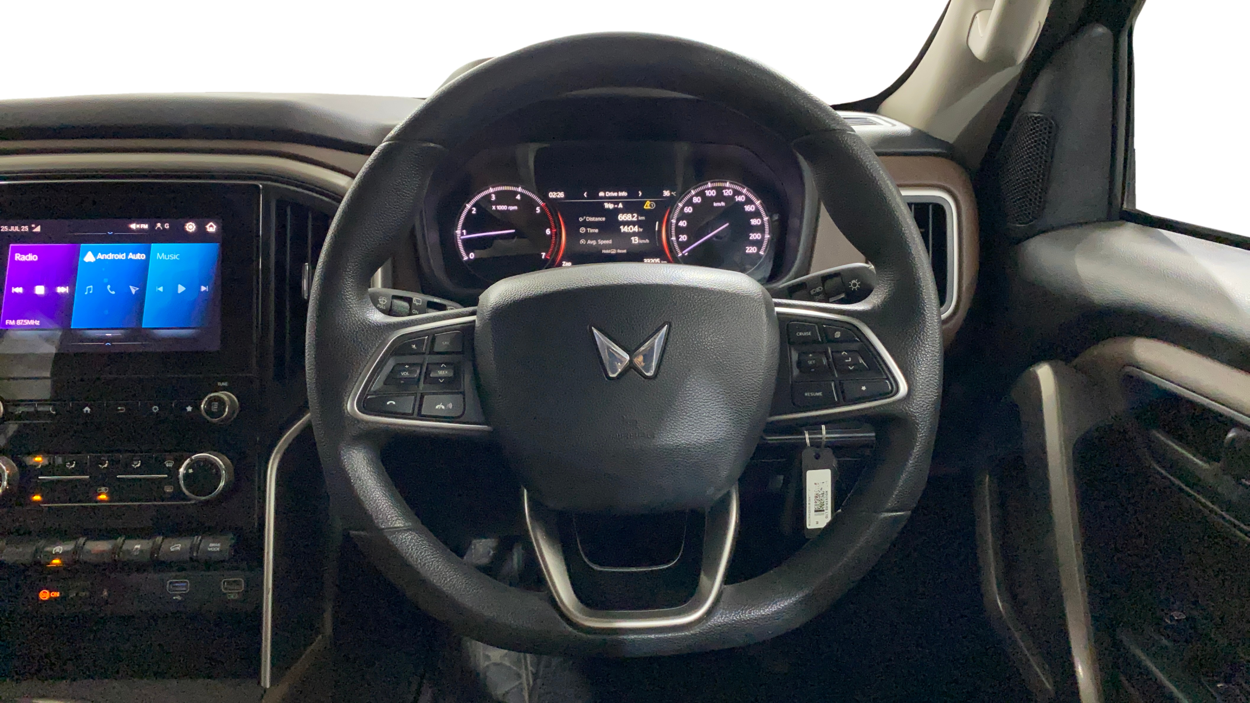 2023 Mahindra SCORPIO-N Z6 DIESEL MT 2WD 7 STR, Diesel, Manual, 33,077 km, Steering Wheel Close Up