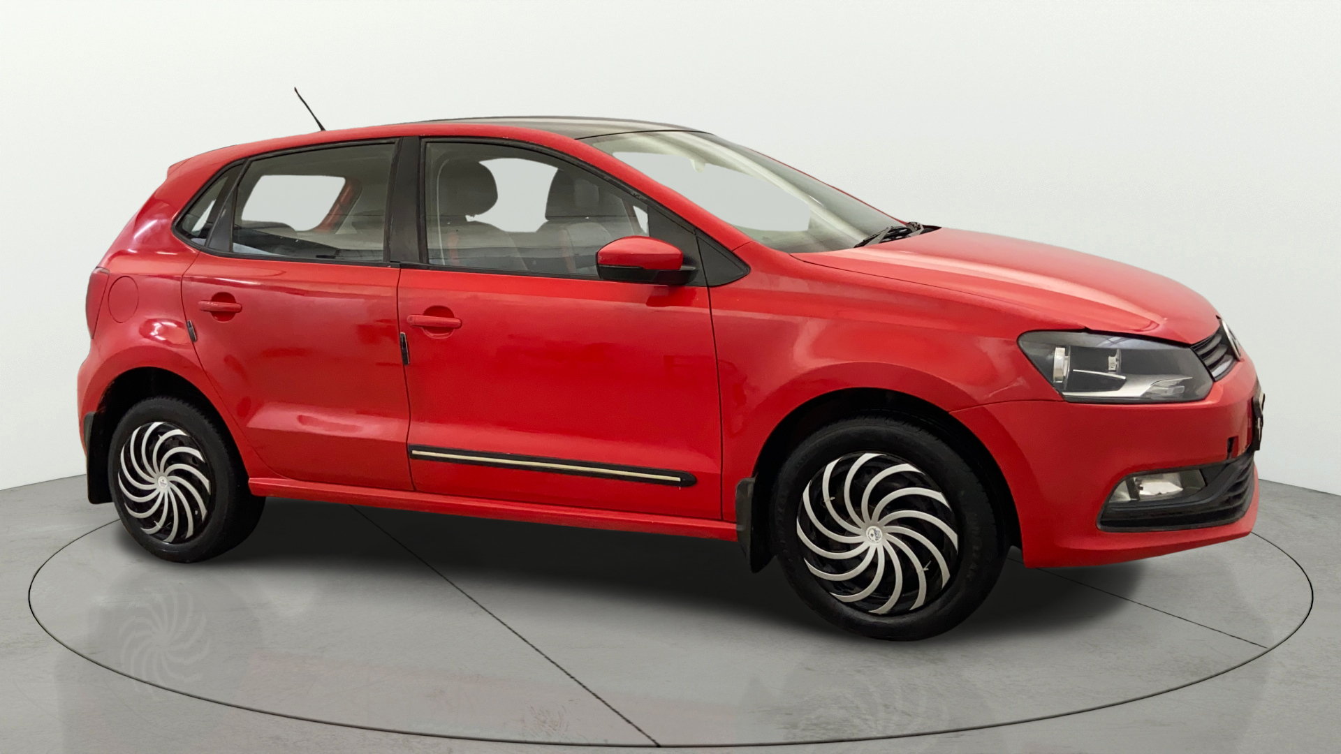 2016 Volkswagen Polo COMFORTLINE 1.2L, Petrol, Manual, 86,733 km, Right Front Diagonal