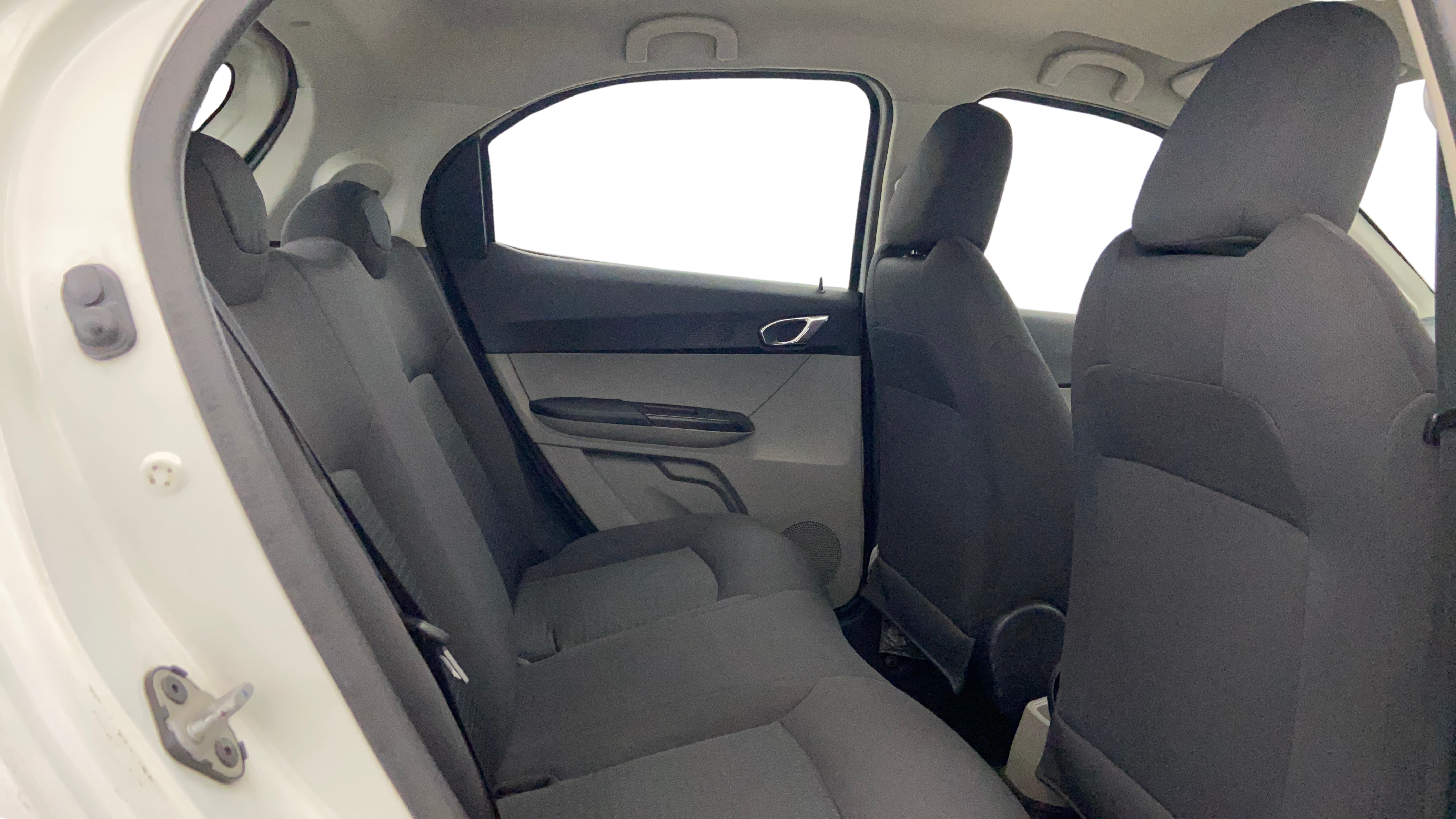 2017 Tata Tiago XZ PETROL, Petrol, Manual, 99,110 km, Right Side Rear Door Cabin