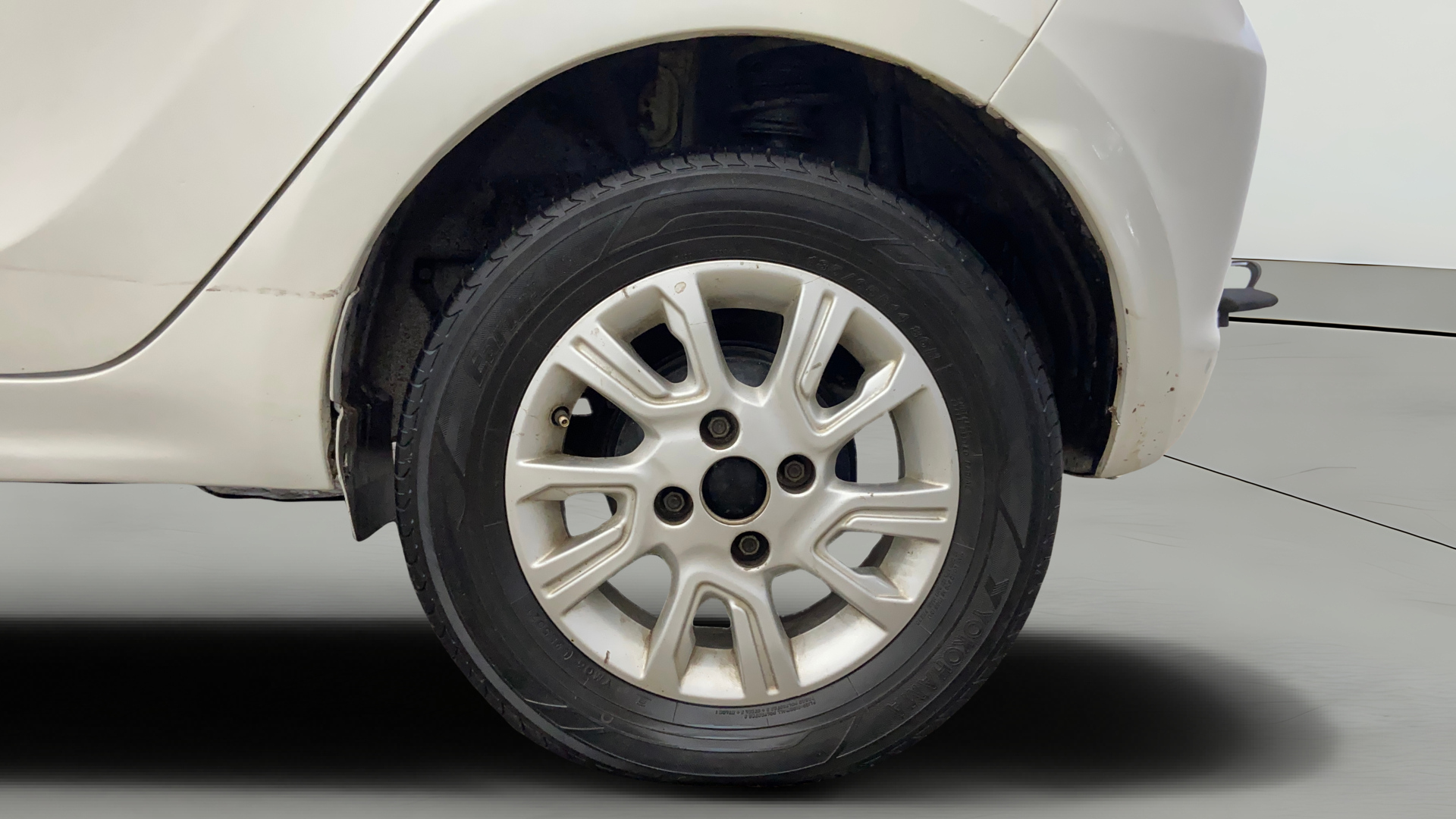 2017 Tata Tiago XZ PETROL, Petrol, Manual, 99,110 km, Left Rear Wheel