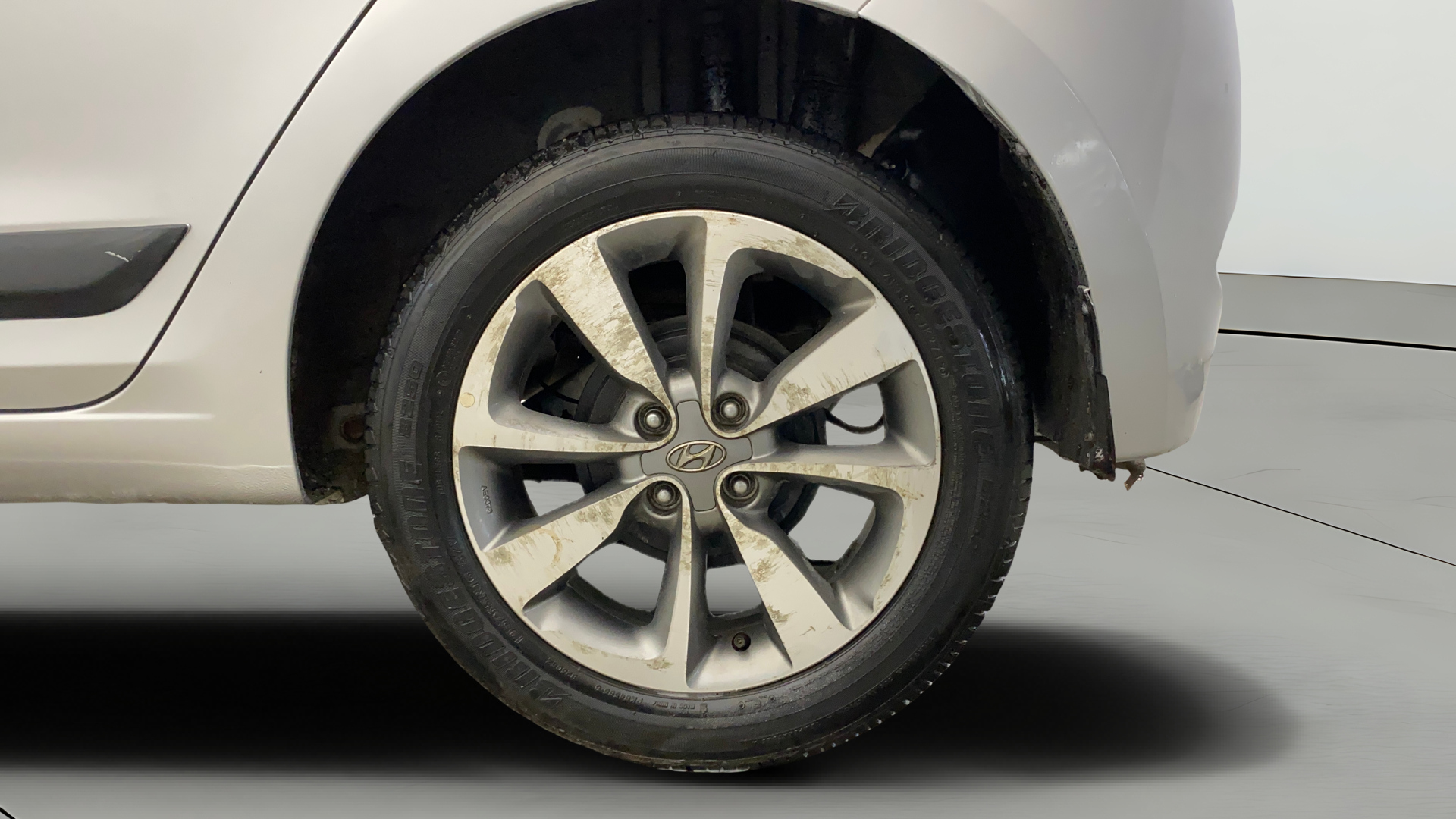 2015 Hyundai Elite i20 ASTA 1.2 (O), Petrol, Manual, 24,246 km, Left Rear Wheel
