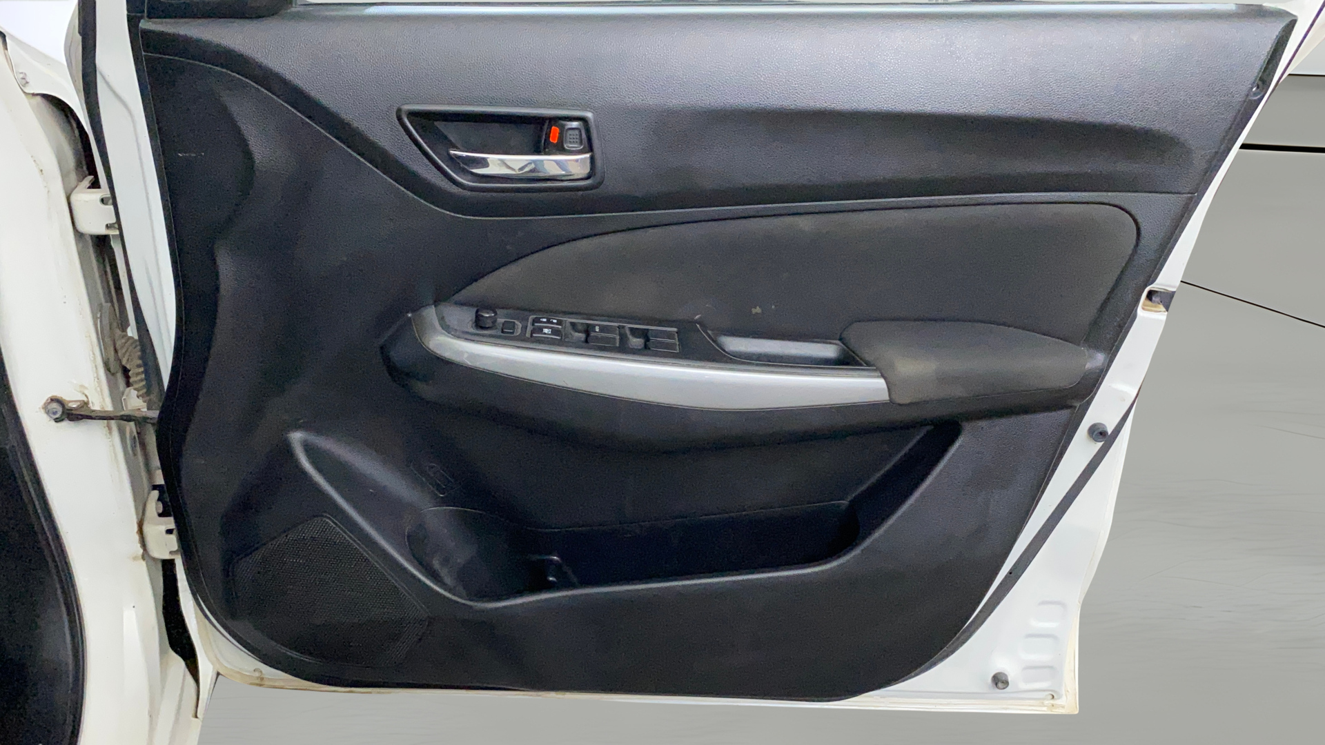 2018 Maruti Swift ZDI AMT, Diesel, Automatic, 1,37,714 km, Driver Side Door Panels Control