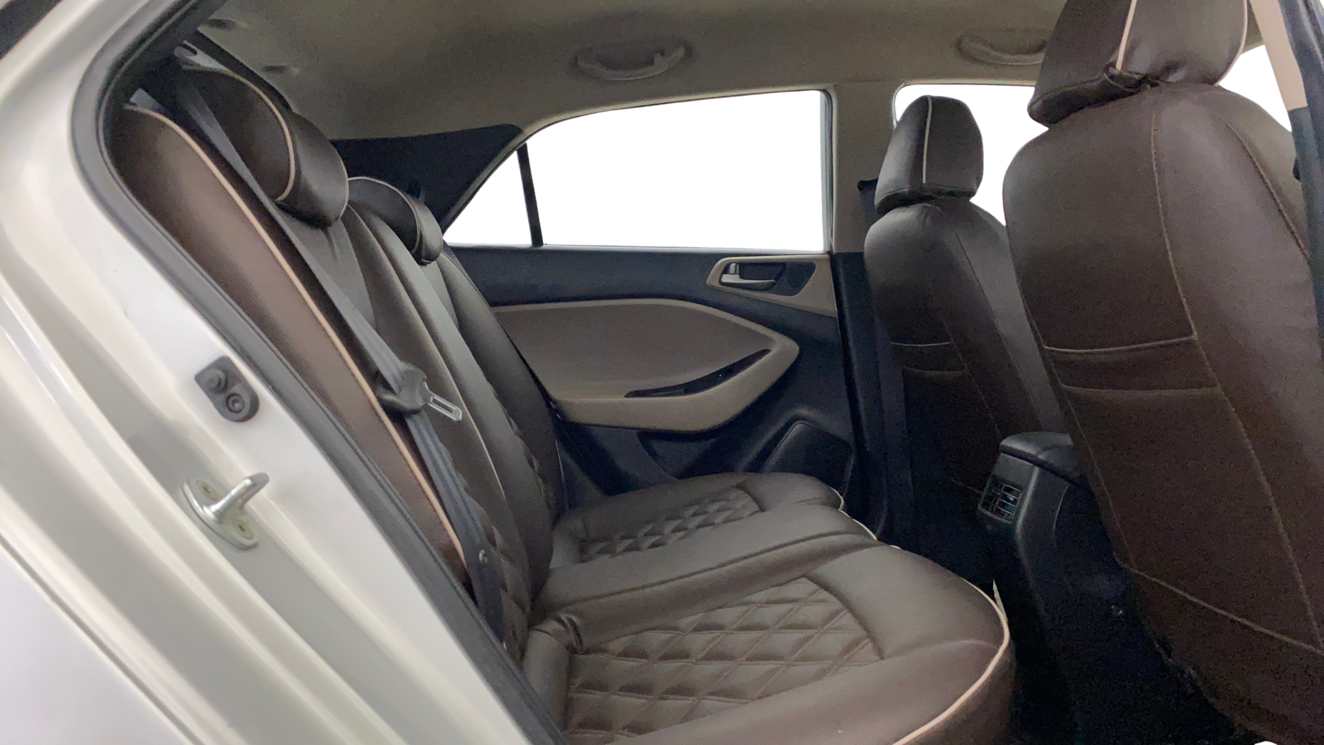 2015 Hyundai Elite i20 ASTA 1.2 (O), Petrol, Manual, 24,246 km, Right Side Rear Door Cabin