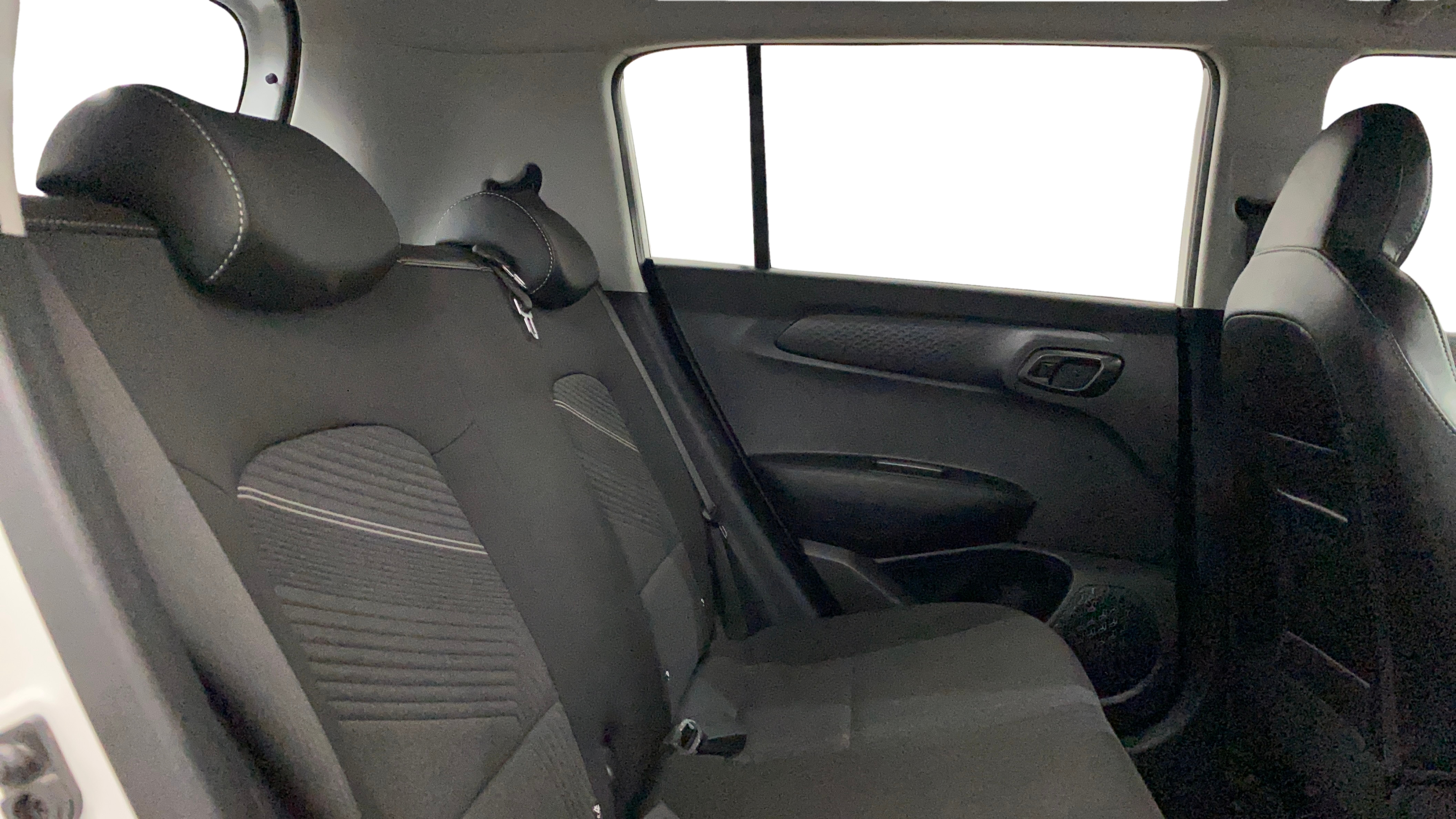 2023 Hyundai EXTER SX (O) CONNECT, Petrol, Manual, 8,945 km, Right Side Rear Door Cabin