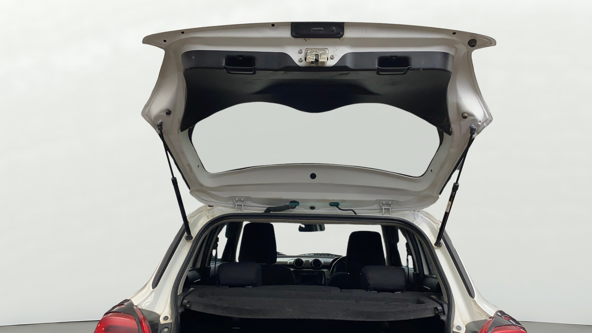 2018 Maruti Swift ZDI AMT, Diesel, Automatic, 1,37,714 km, Boot Door Open