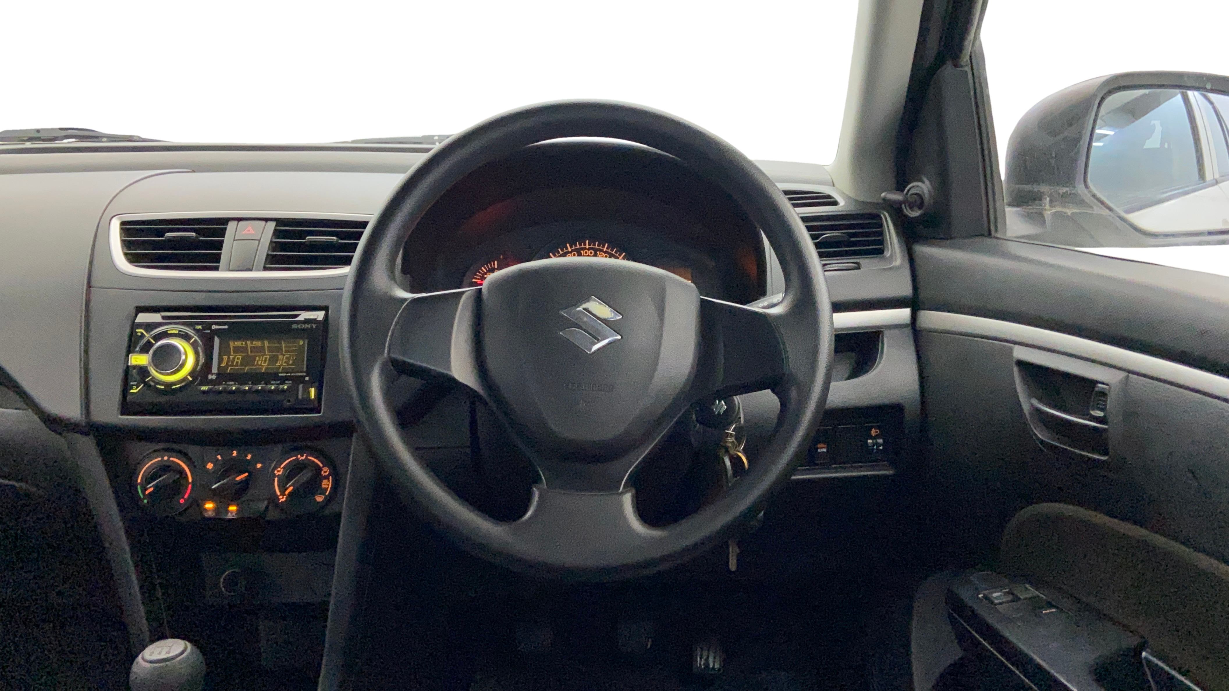 2016 Maruti Swift LXI (O), Petrol, Manual, 54,201 km, Steering Wheel Close Up