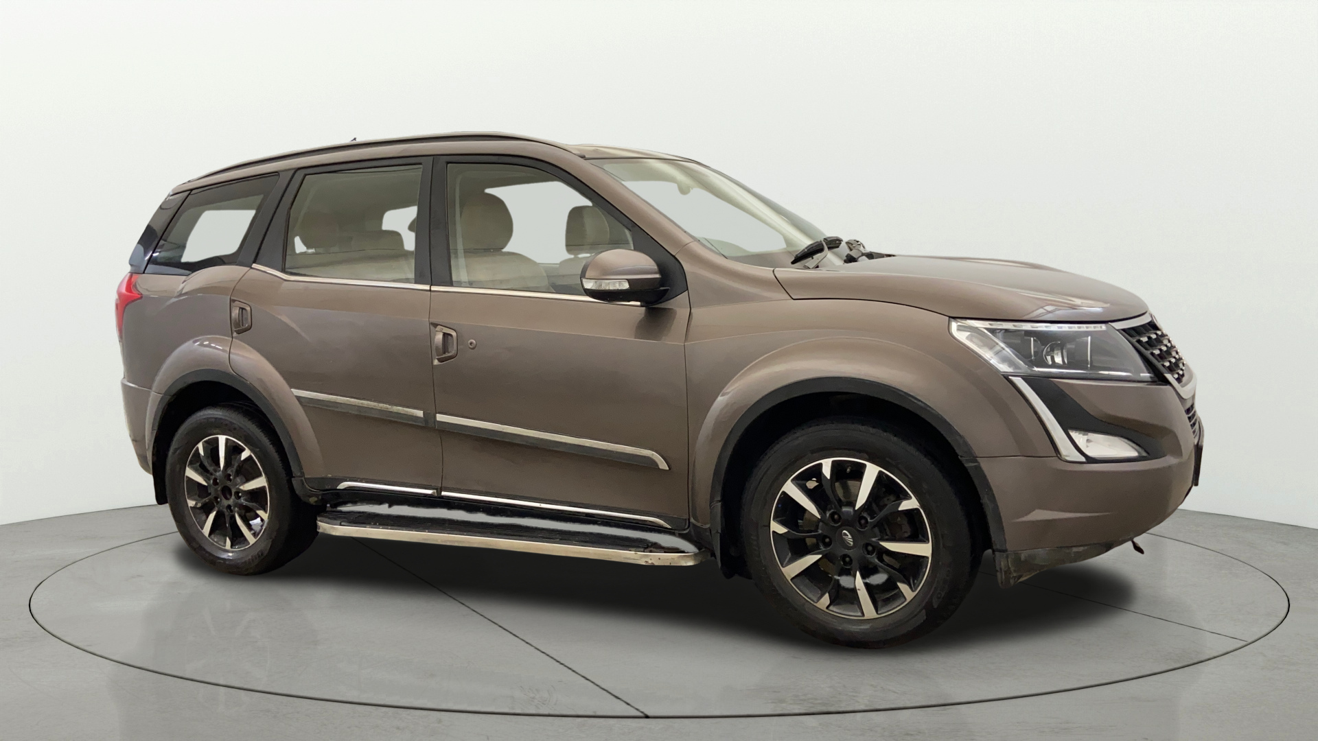 2019 Mahindra XUV500 W11 AT, Diesel, Automatic, 52,522 km, Right Front Diagonal
