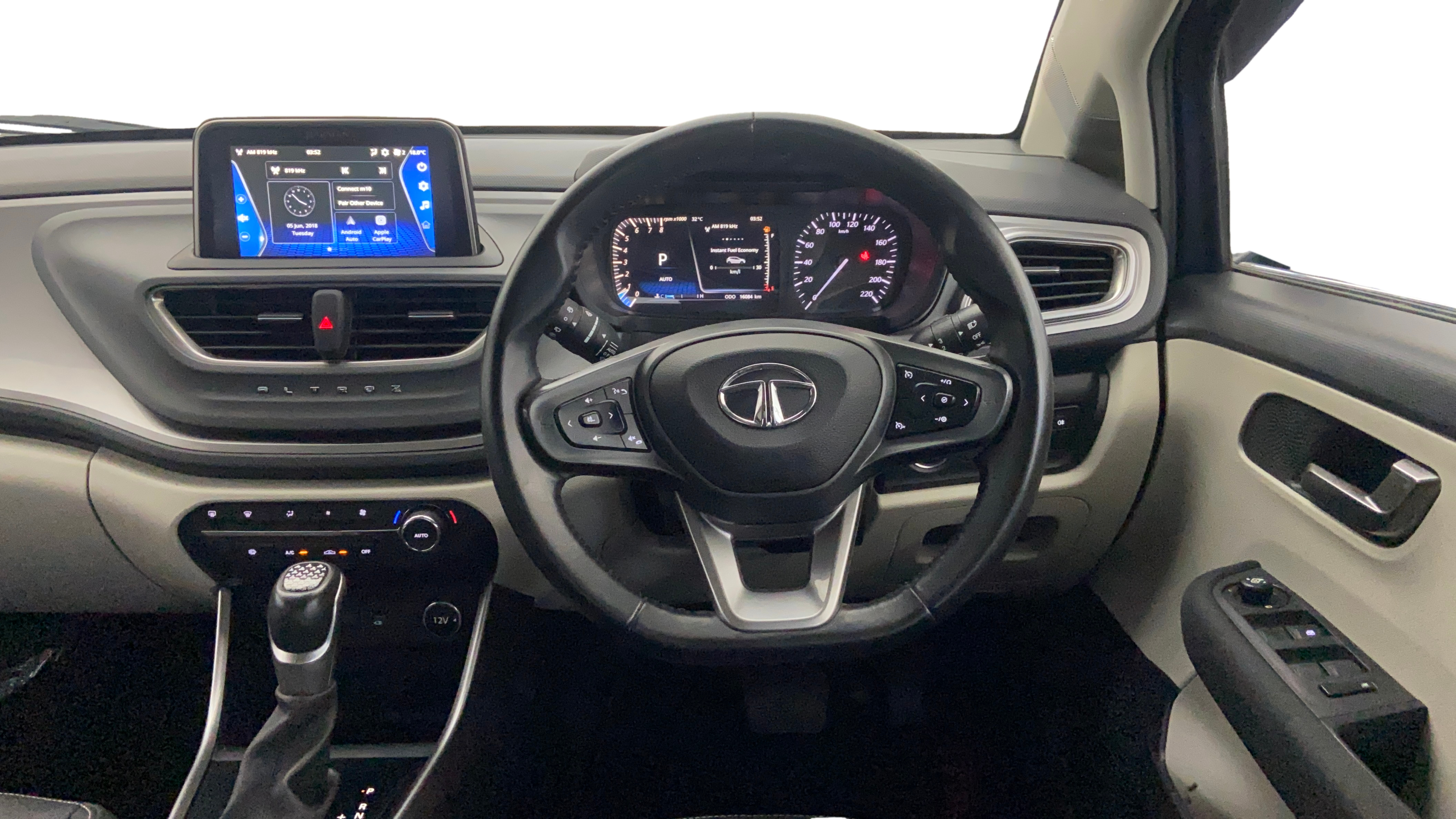 2023 Tata ALTROZ XZA PLUS, Petrol, Automatic, 16,016 km, Steering Wheel Close Up