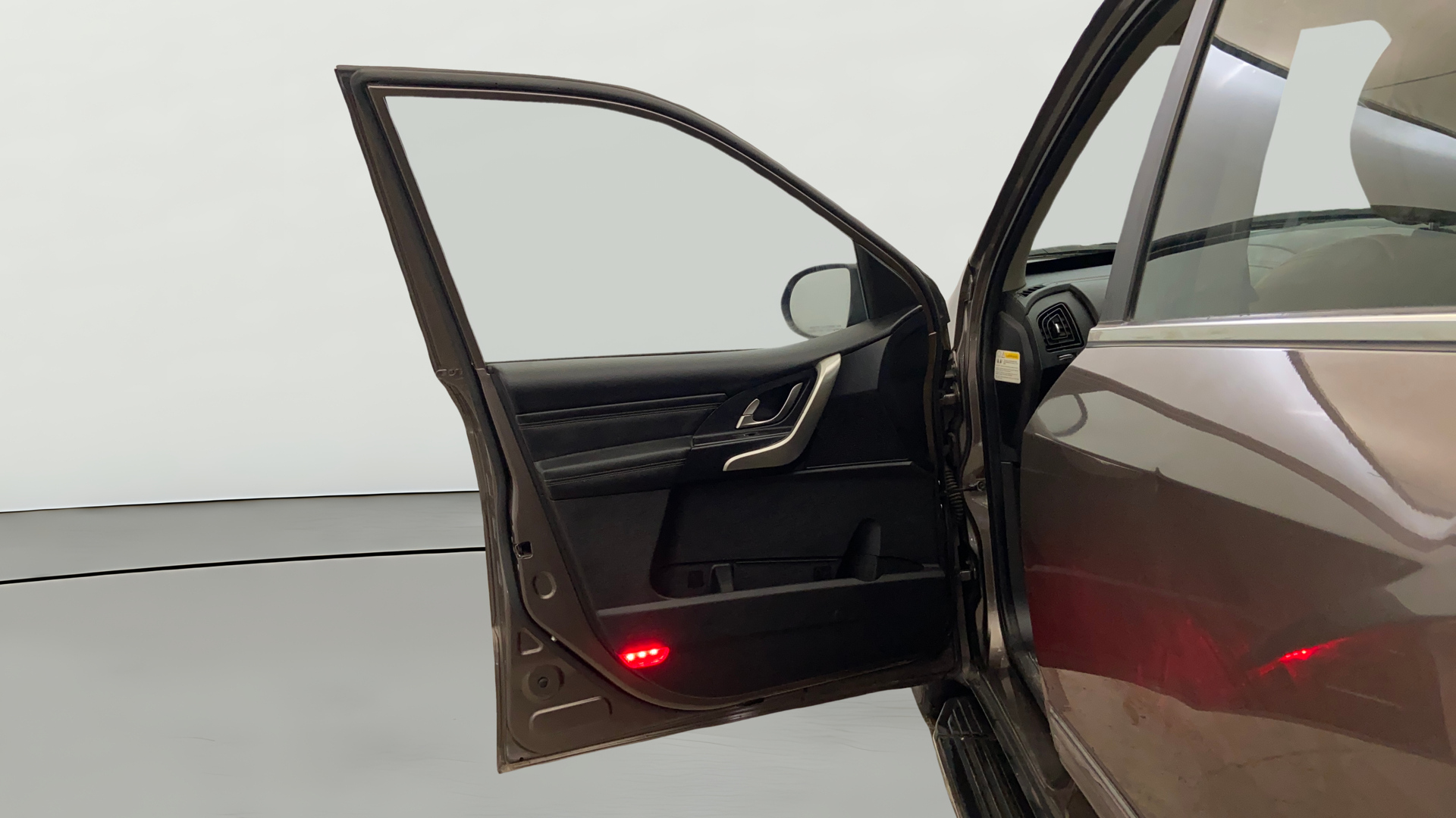 2019 Mahindra XUV500 W11 AT, Diesel, Automatic, 52,522 km, LHS Rear Door