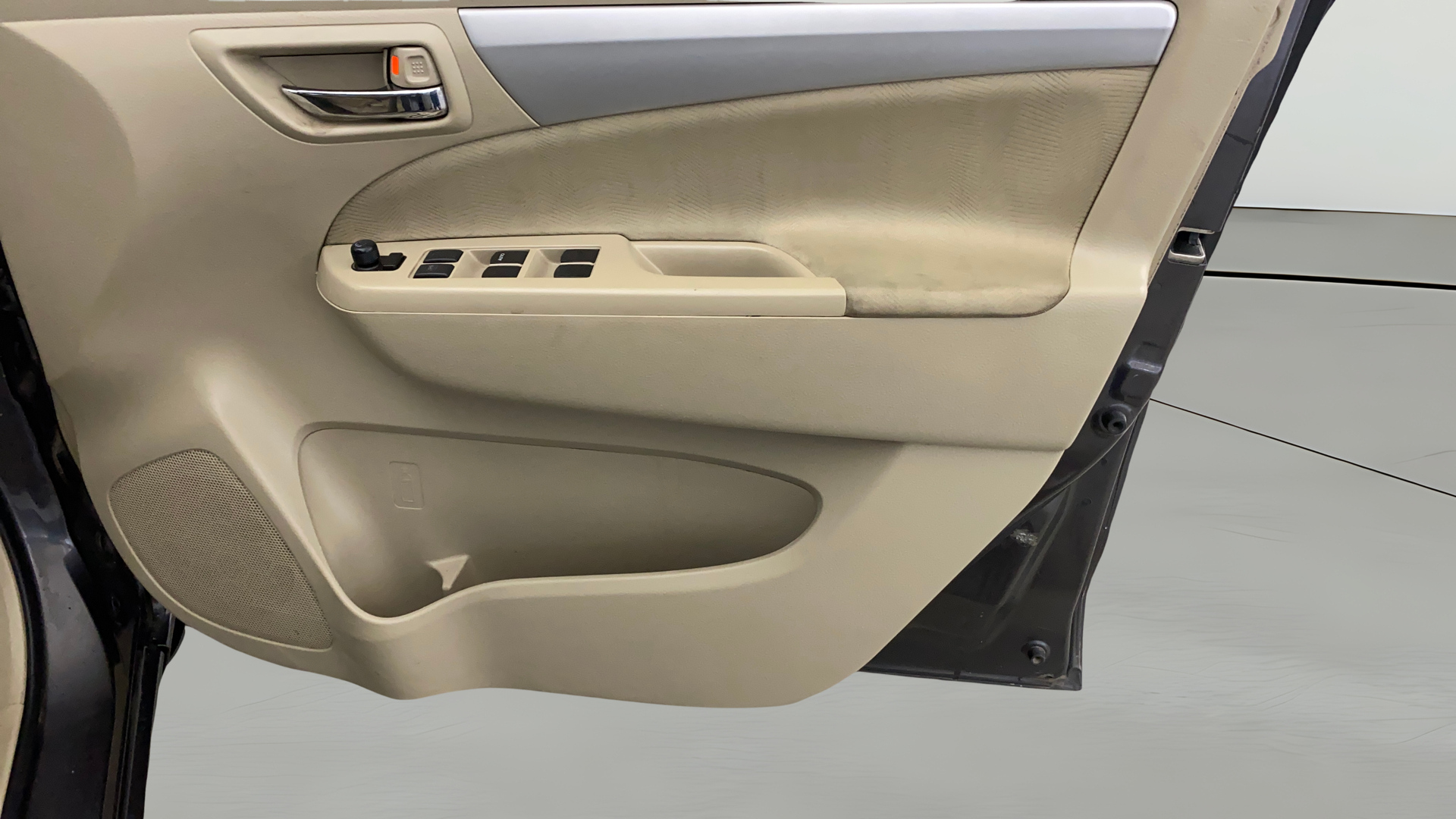 2016 Maruti Ertiga VXI, CNG, Manual, 55,657 km, Driver Side Door Panels Control