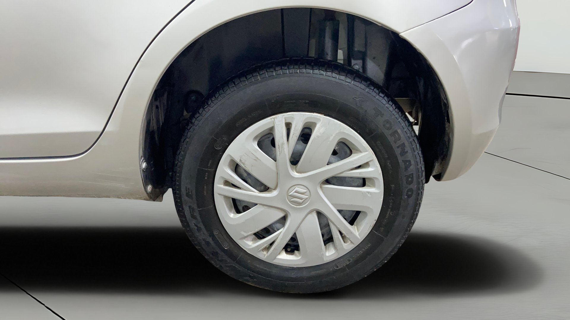 2015 Maruti Swift VXI, Petrol, Manual, 32,808 km, Left Rear Wheel