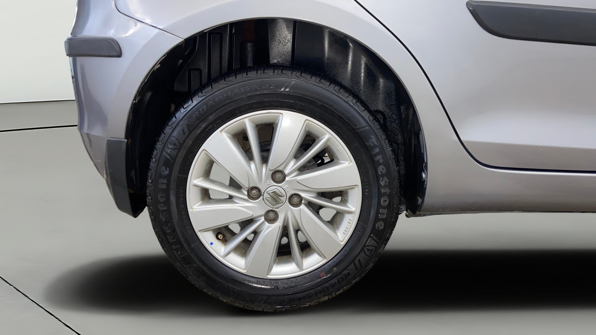 2015 Maruti Swift ZXI, Petrol, Manual, 48,517 km, Right Rear Wheel