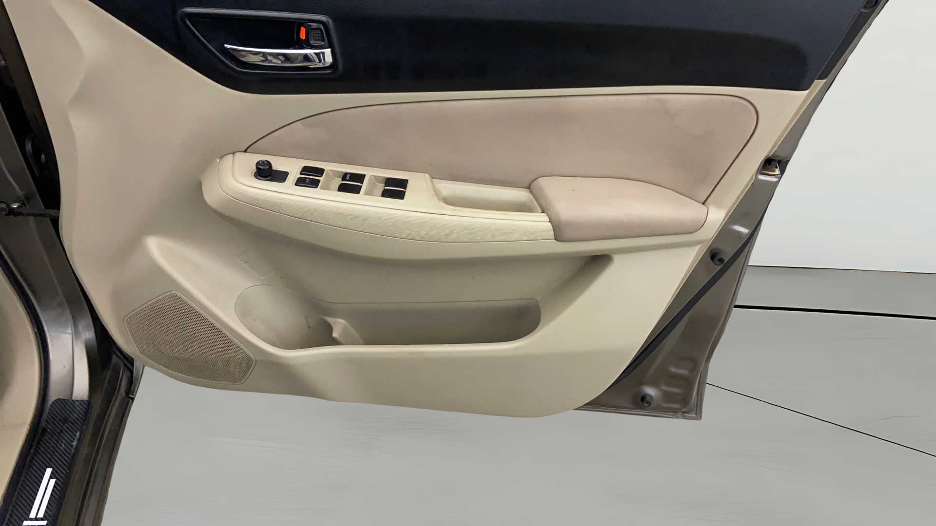 2019 Maruti Dzire VDI, Diesel, Manual, 84,297 km, Driver Side Door Panels Control