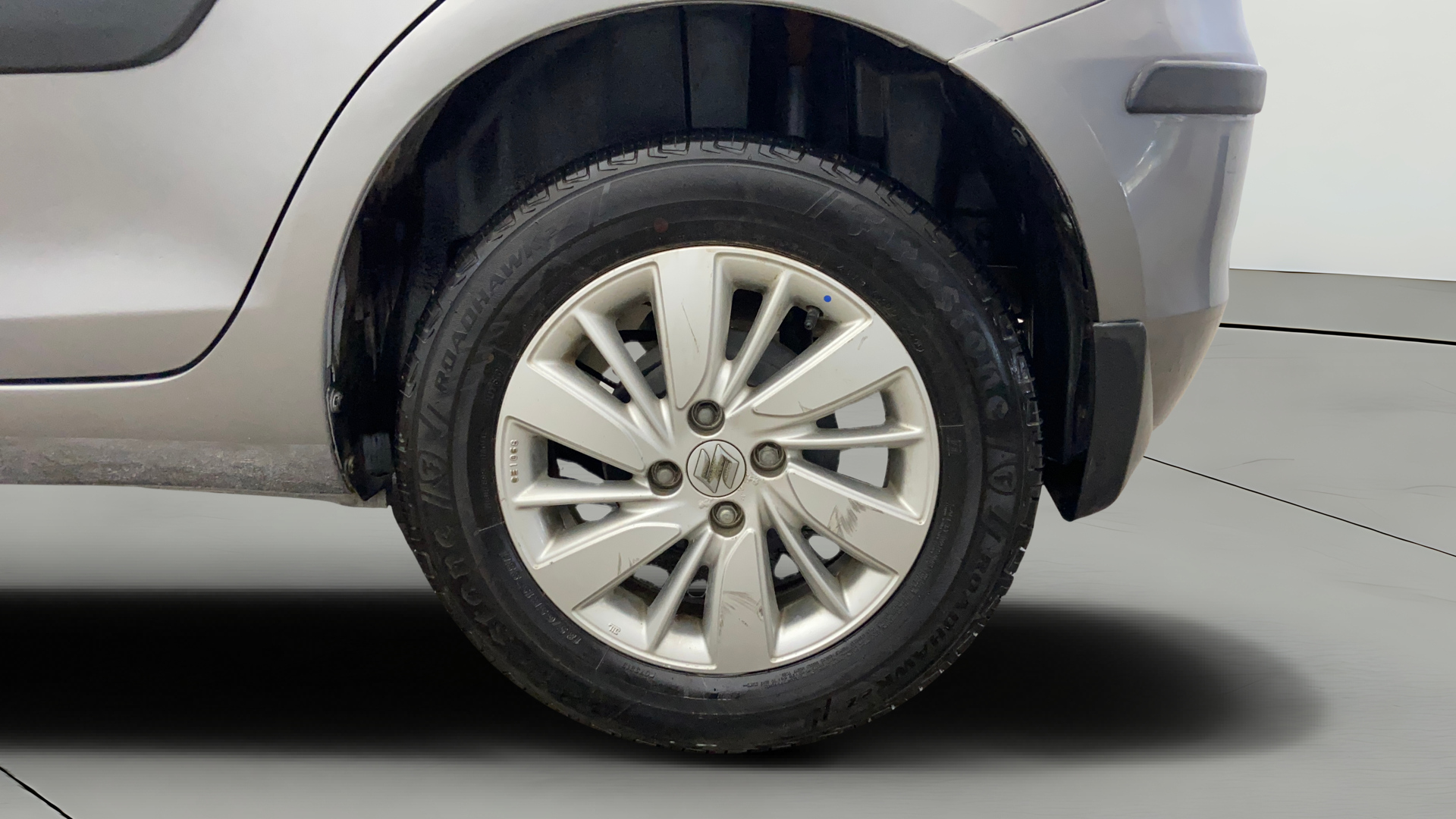 2015 Maruti Swift ZXI, Petrol, Manual, 48,517 km, Left Rear Wheel