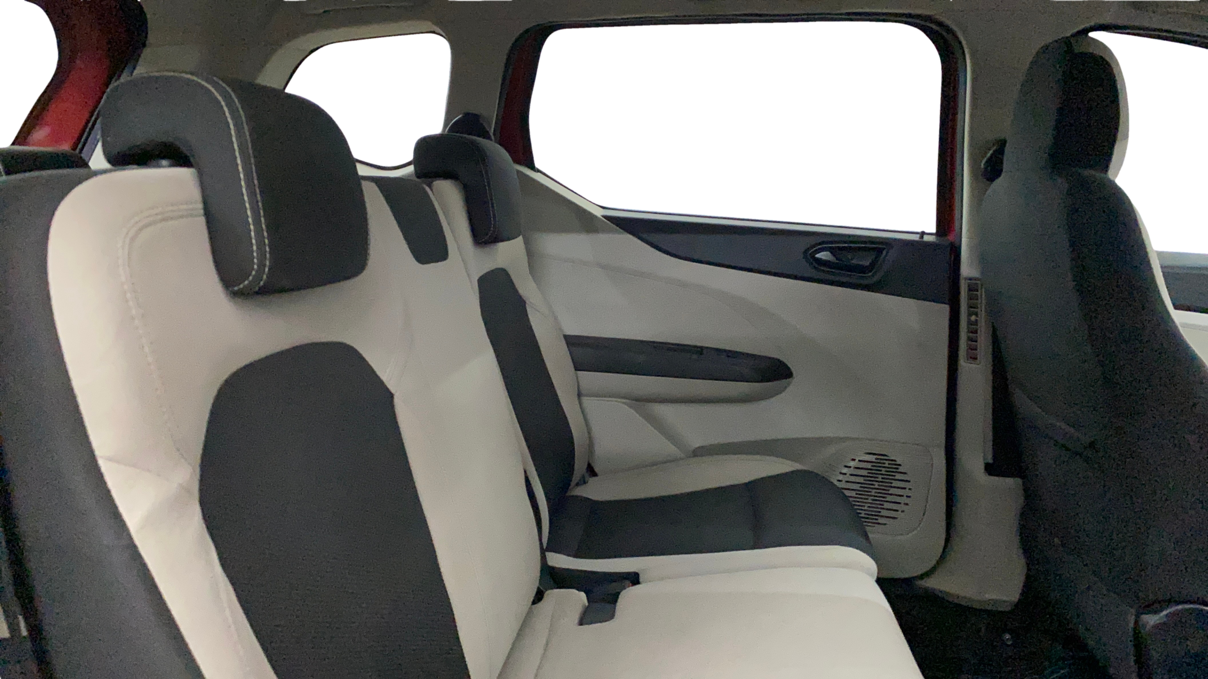 2020 Renault TRIBER RXT, Petrol, Manual, 48,870 km, Right Side Rear Door Cabin