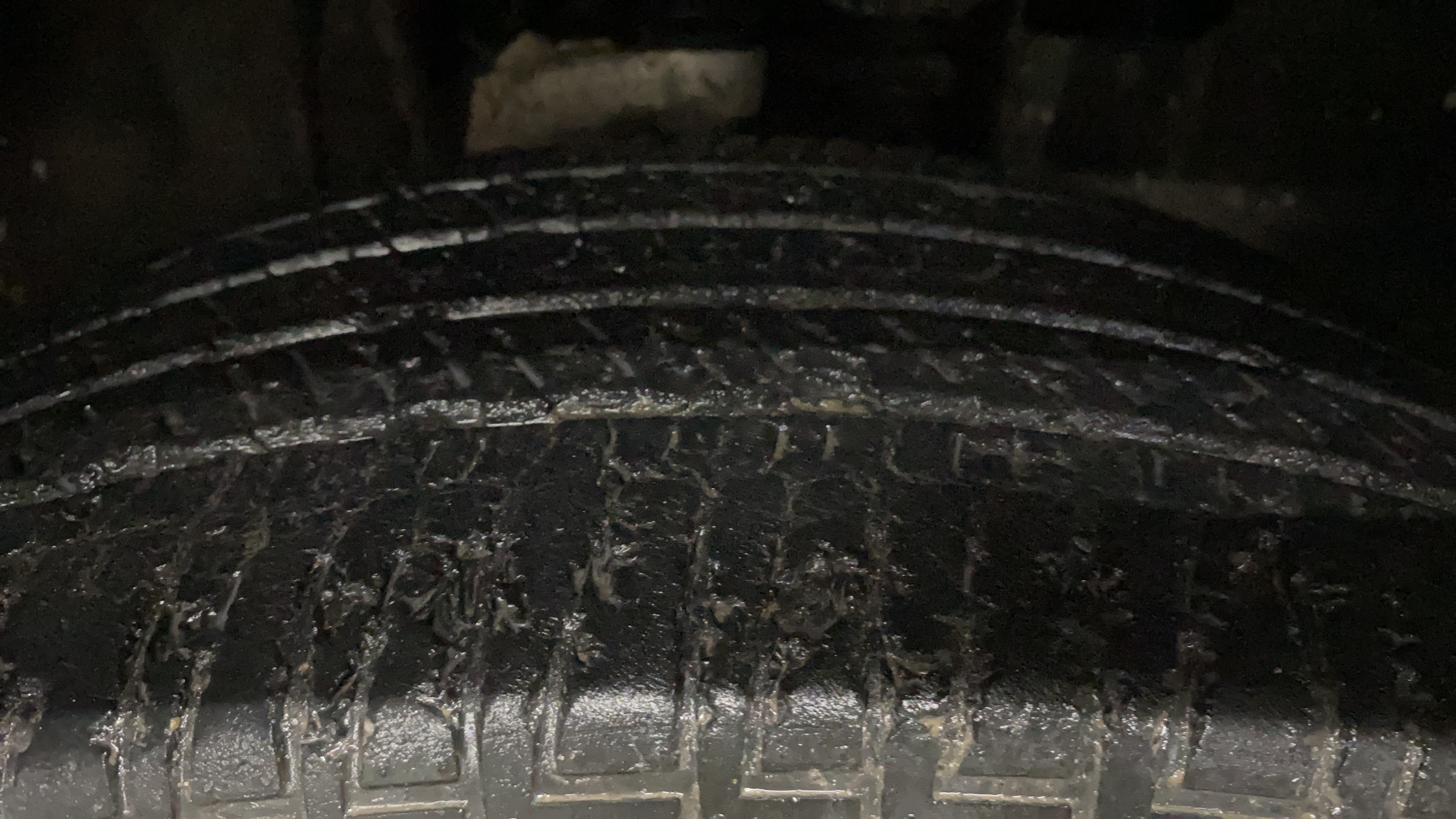 2023 Mahindra SCORPIO-N Z6 DIESEL MT 2WD 7 STR, Diesel, Manual, 33,077 km, Right Front Tyre Tread