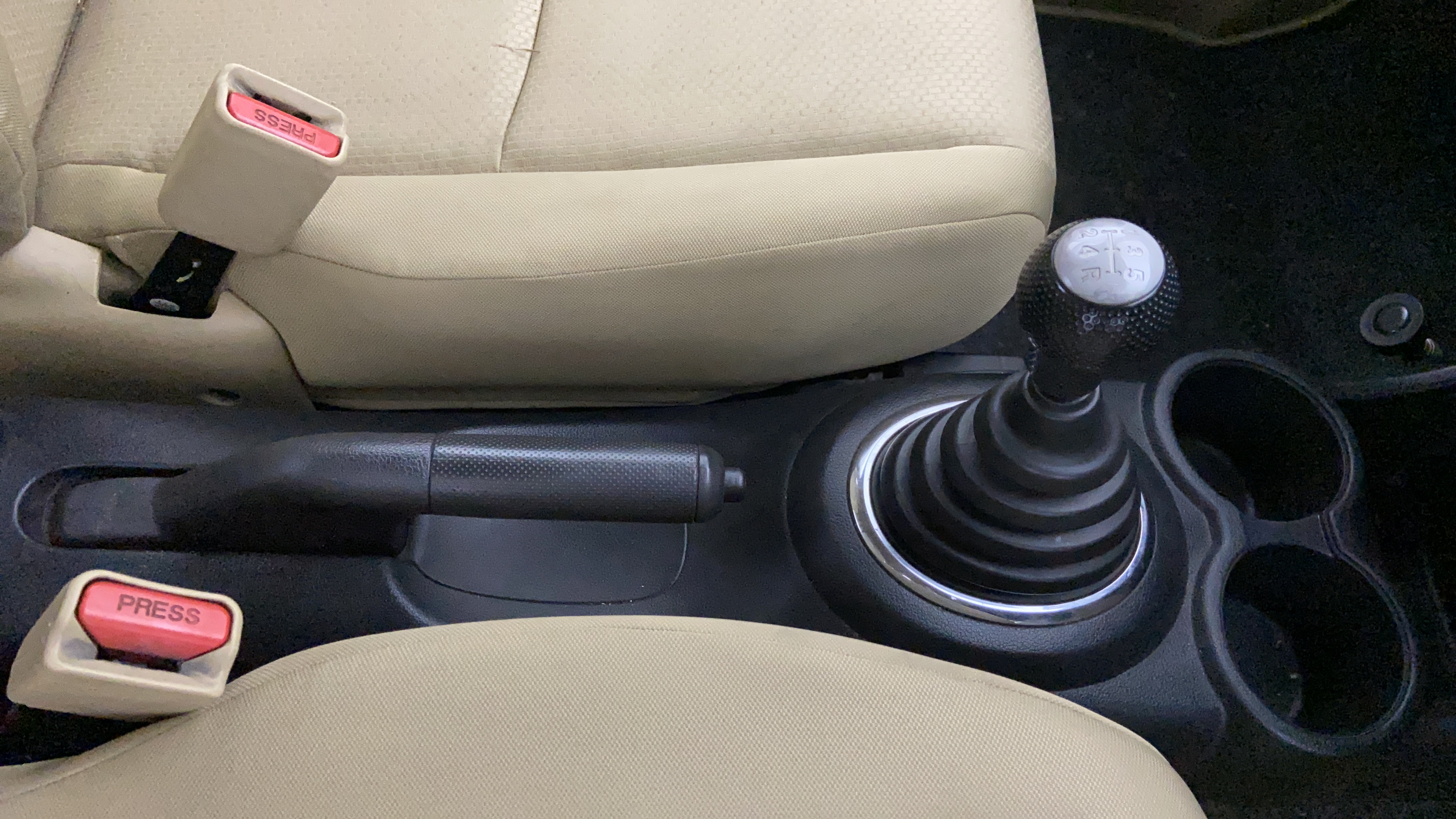 2017 Honda Amaze 1.2L I-VTEC S, Petrol, Manual, 1,45,797 km, Gear Lever