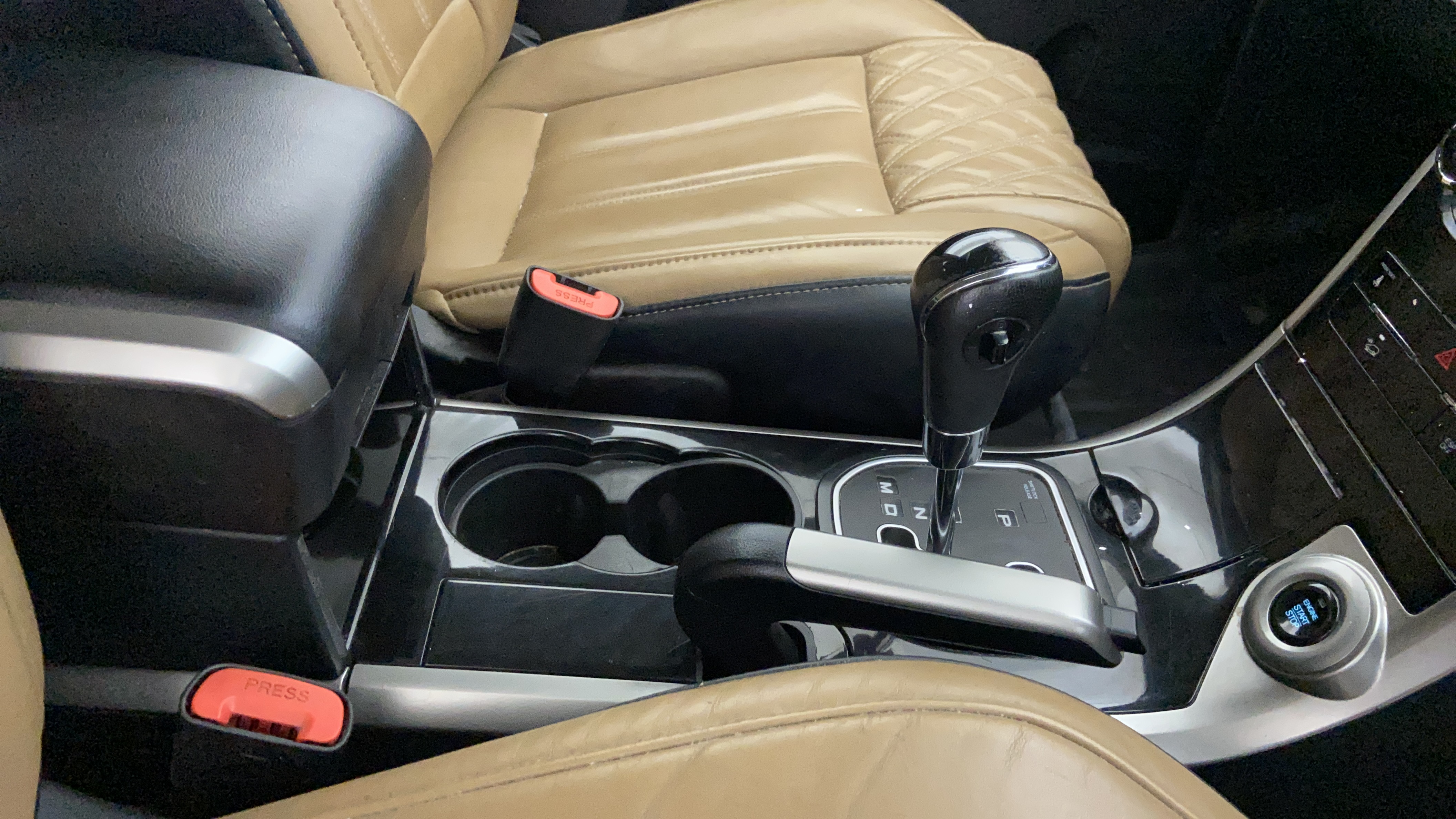2019 Mahindra XUV500 W11 AT, Diesel, Automatic, 52,522 km, Gear Lever