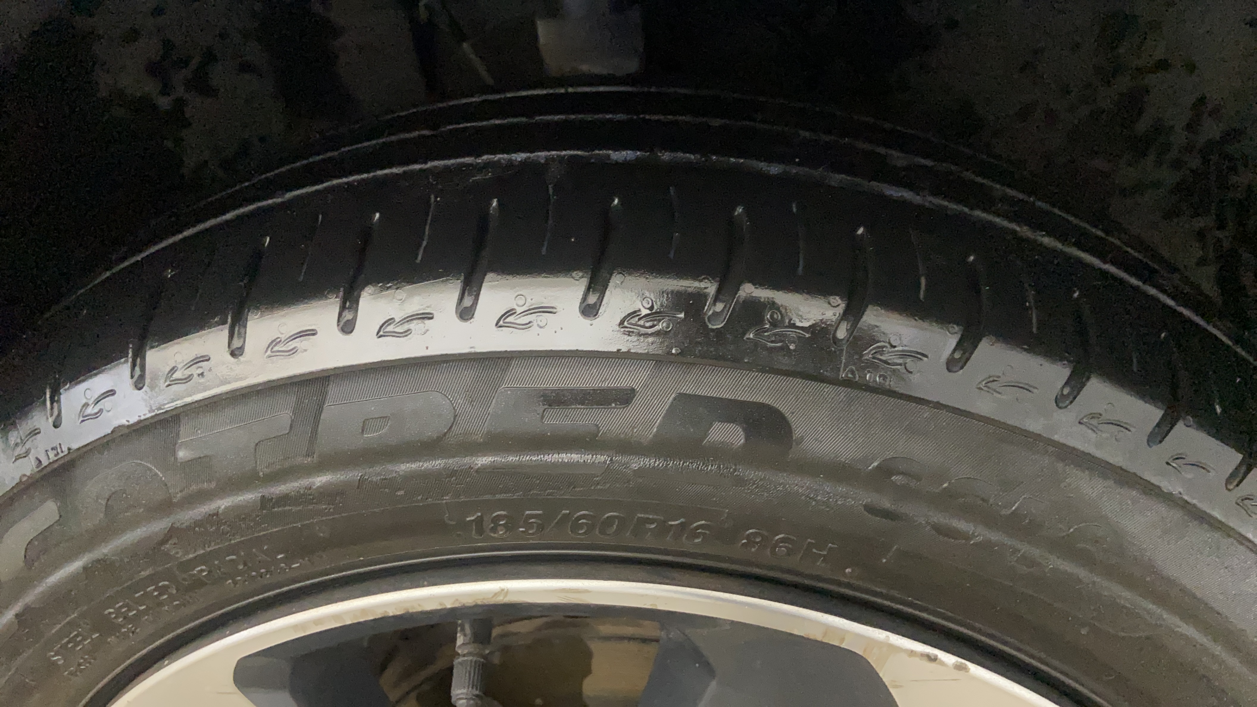 2023 Tata ALTROZ XZA PLUS, Petrol, Automatic, 16,016 km, Right Front Tyre Tread
